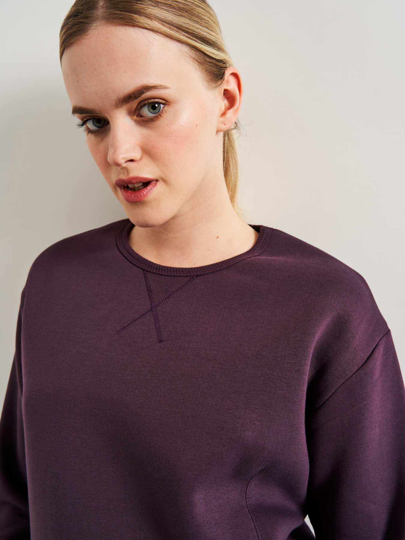 Світшот Роза модель 230411_violet Світшот Роза модель 230411_violet Фото