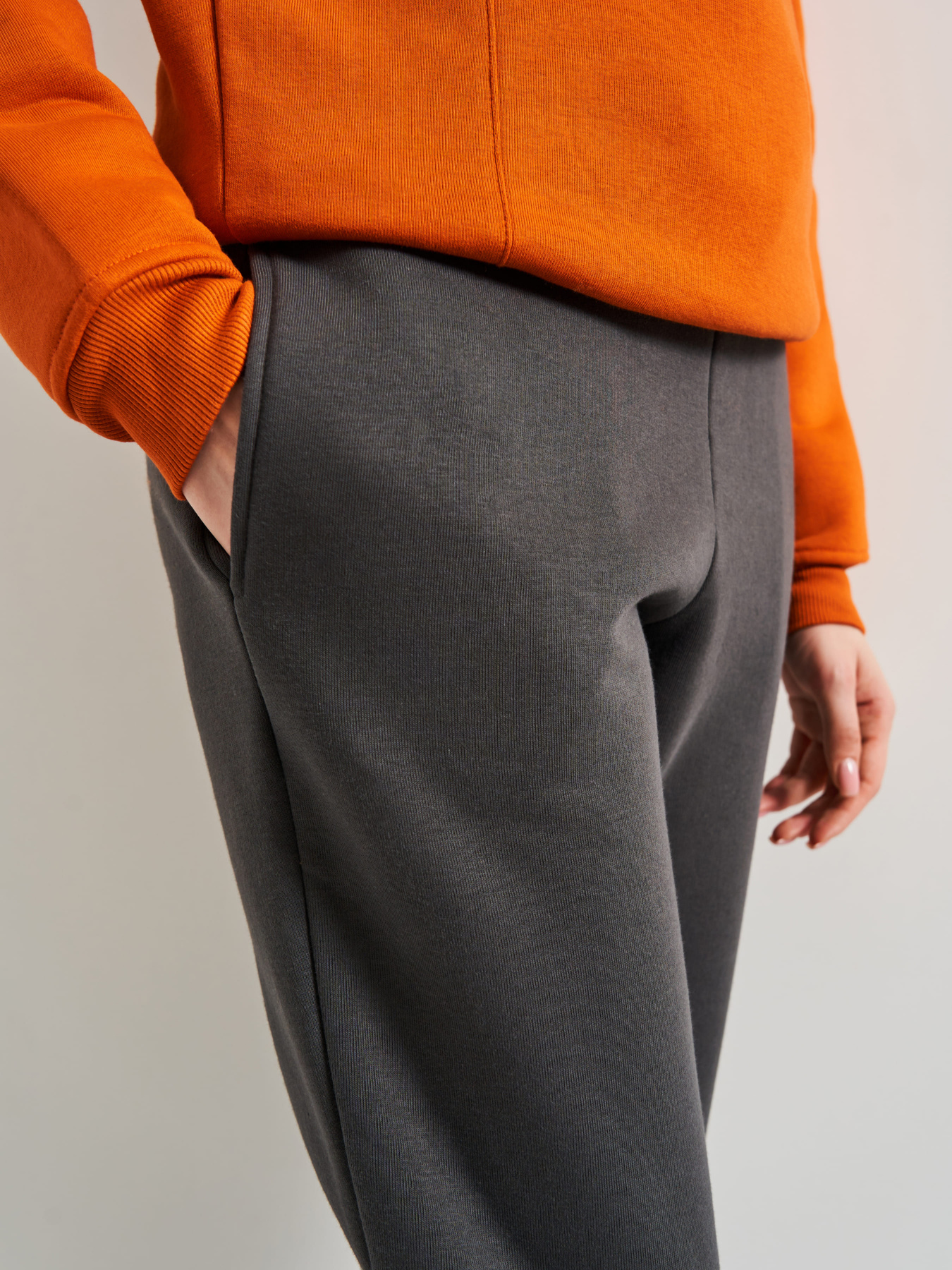 Джоггеры Роза модель 210521_dark_grey Фото