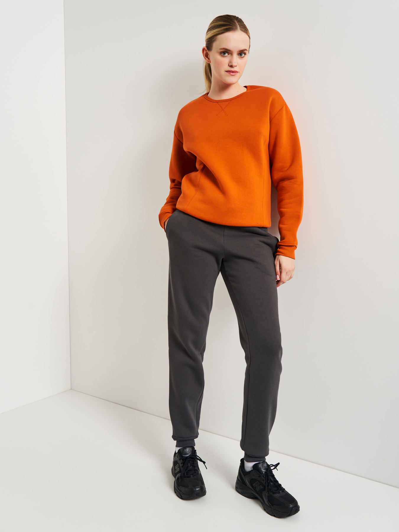 Джоггеры Роза модель 210521_dark_grey Фото