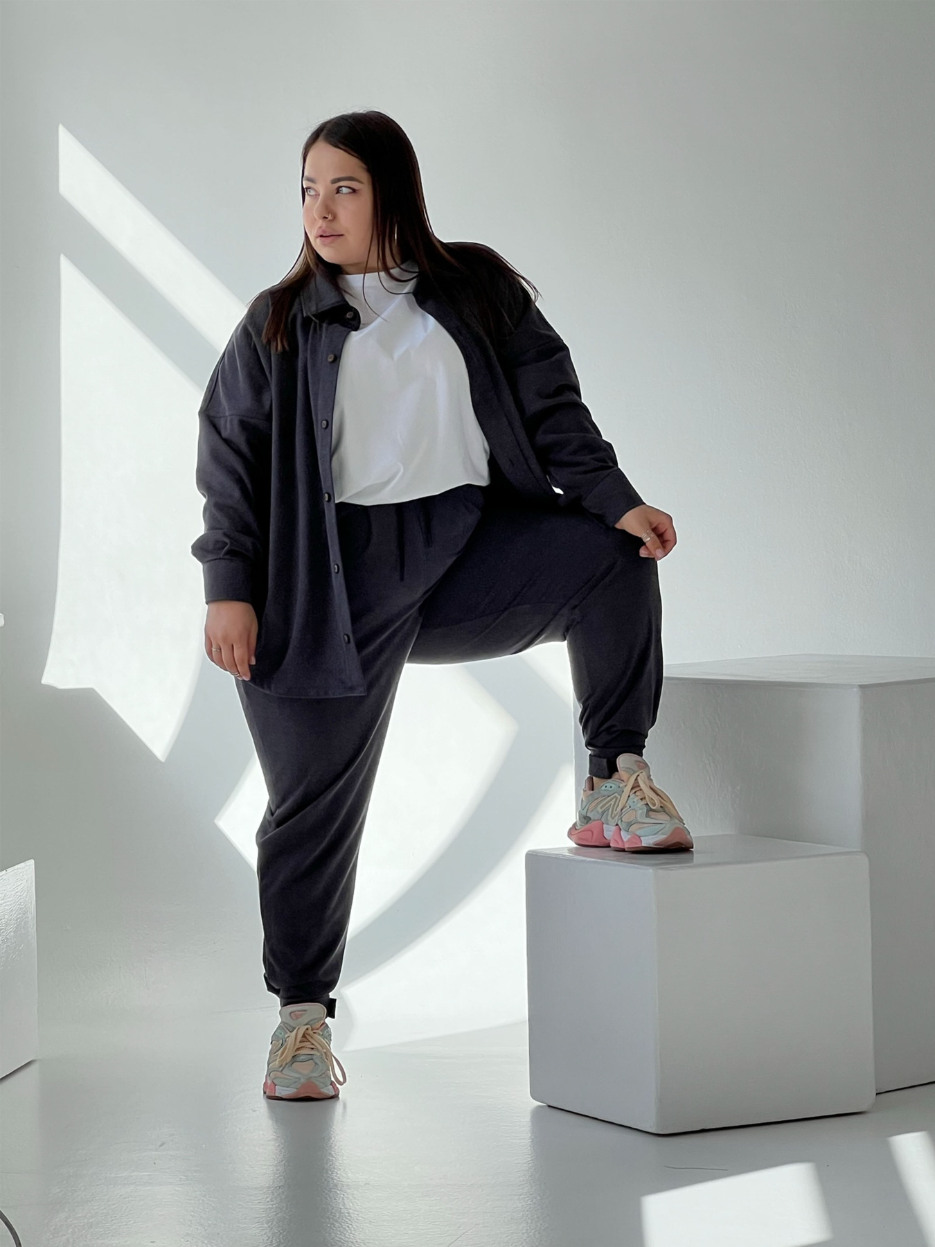 Повсякденні штани IJ модель ij-pants-lip-zamsh-grafit Фото