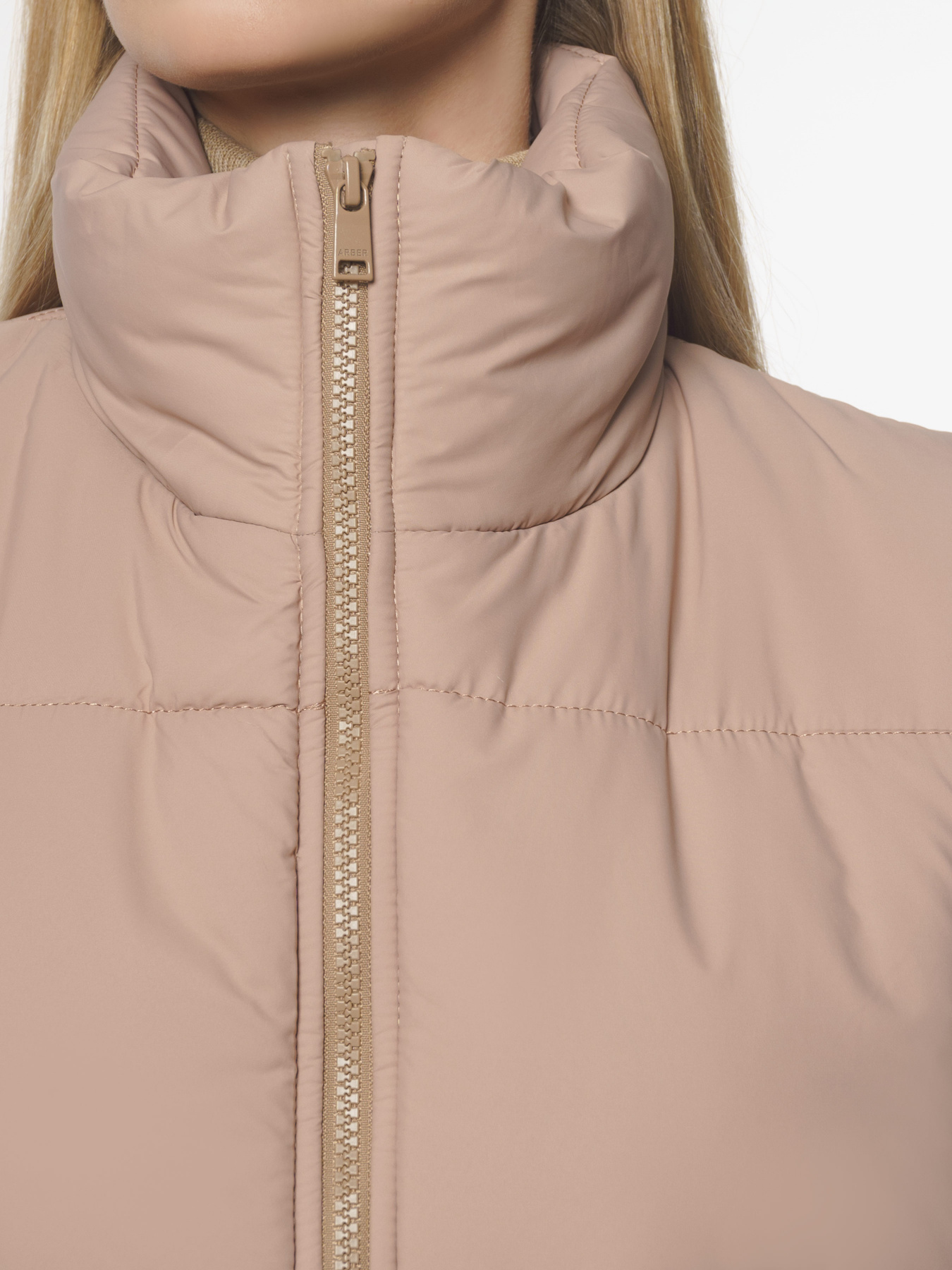 Утеплений жилет Arber модель W08.00.16.331 Фото