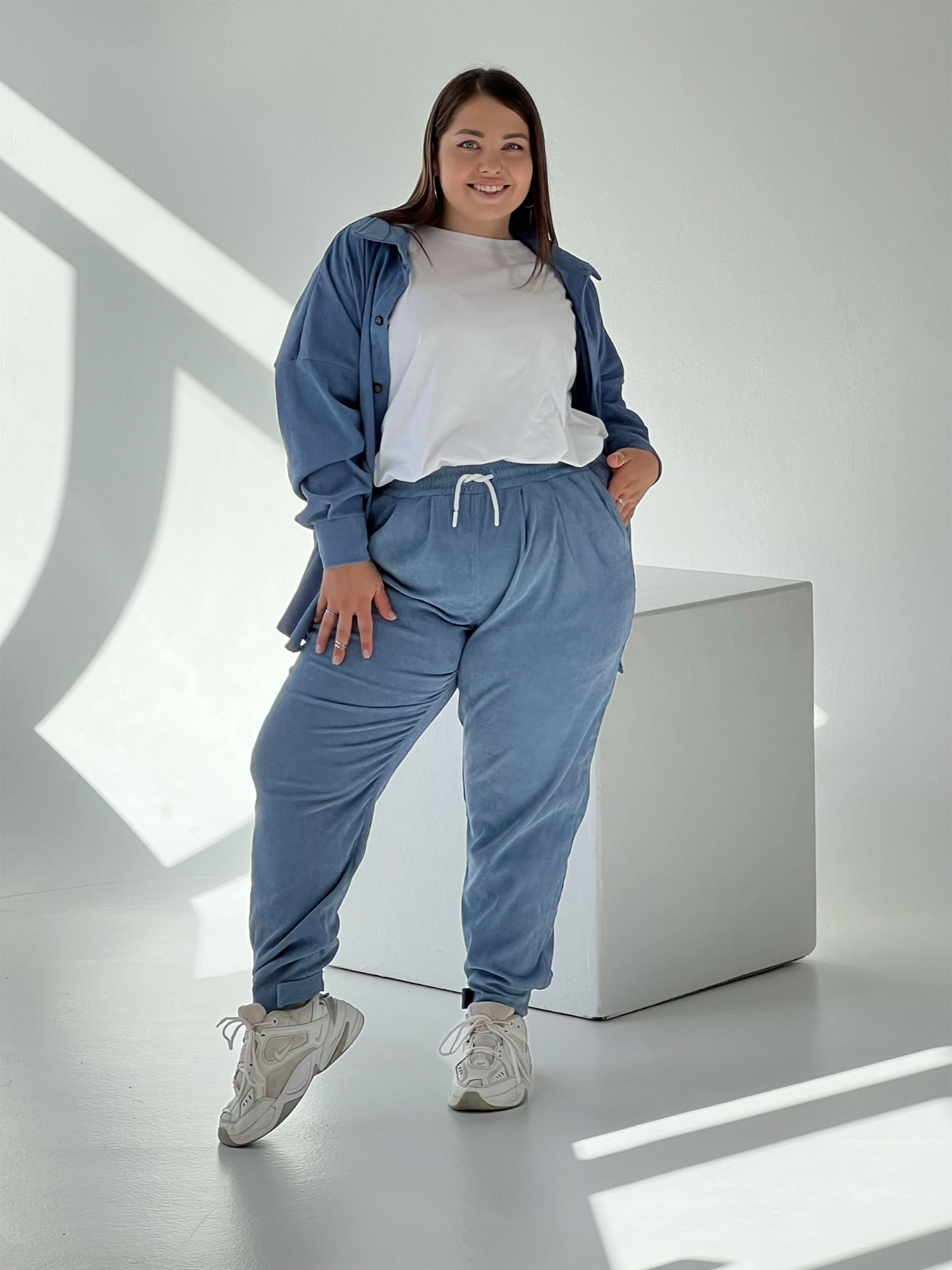 Повсякденні штани IJ модель ij-pants-lip-velvet-blue Повсякденні штани IJ модель ij-pants-lip-velvet-blue Фото