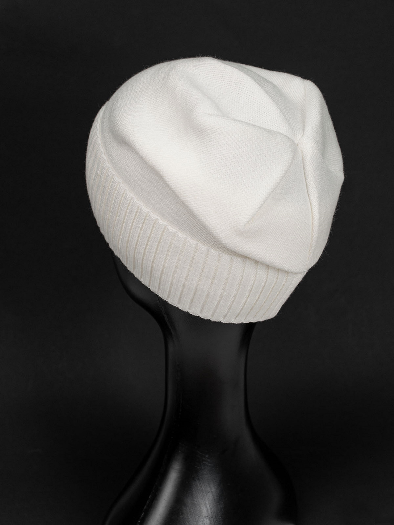 Шапка ISSA Plus модель SH-19_молочный Фото