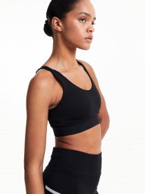 Спортивний топ H&M модель 69922 Спортивний топ H&M модель 69922 Фото