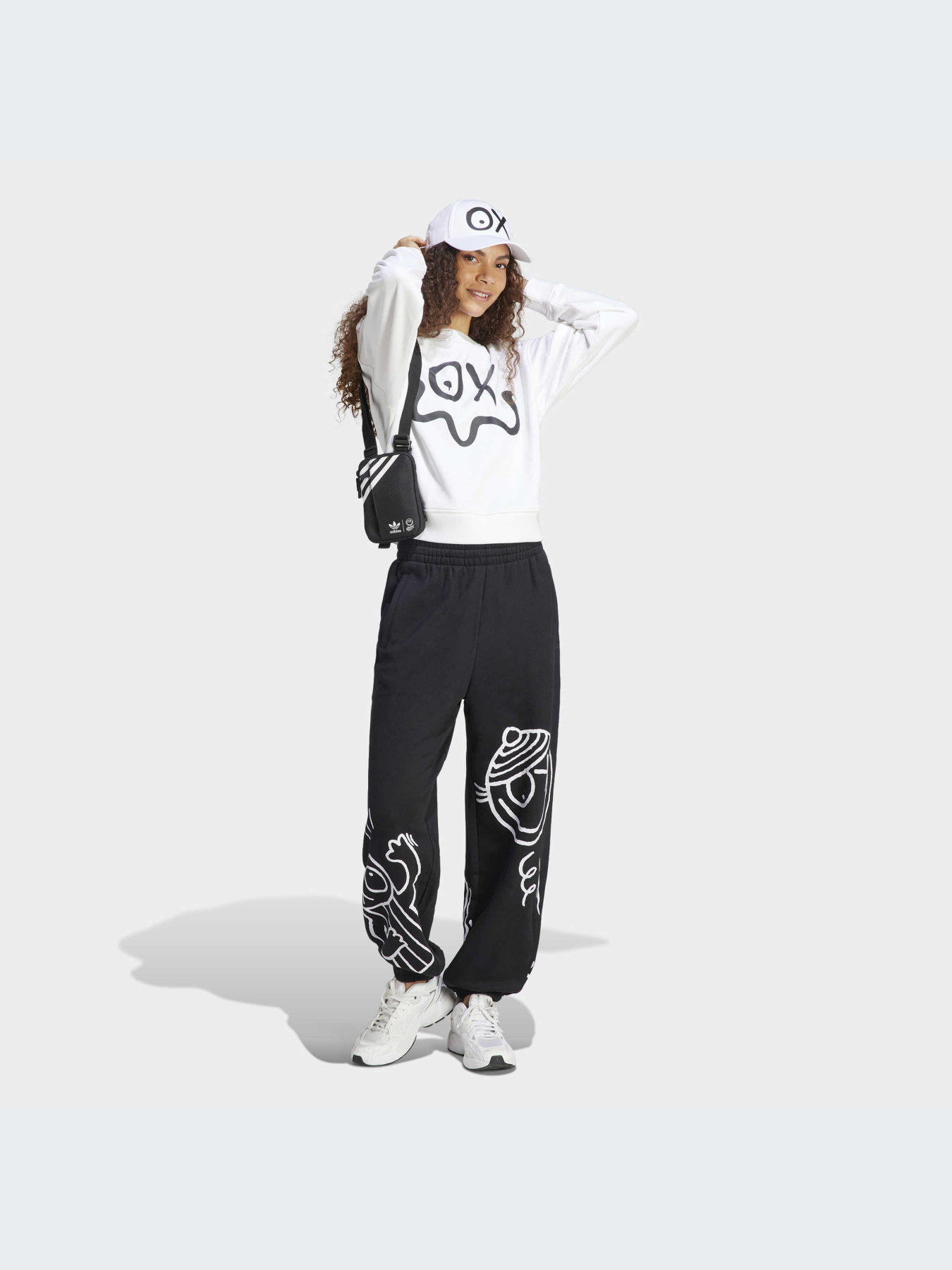 Повсякденні штани Adidas Graphics модель HY4265 Фото