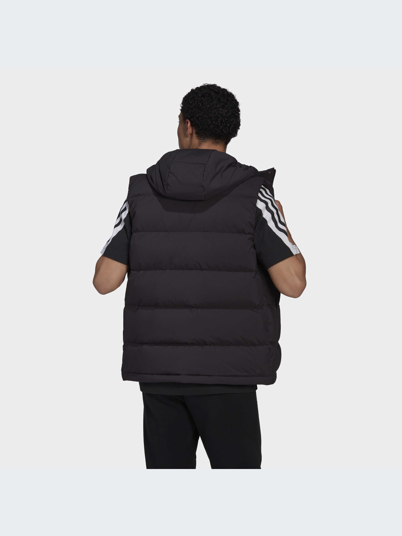 Утеплений жилет Adidas модель HG6277 Утеплений жилет Adidas модель HG6277 Фото