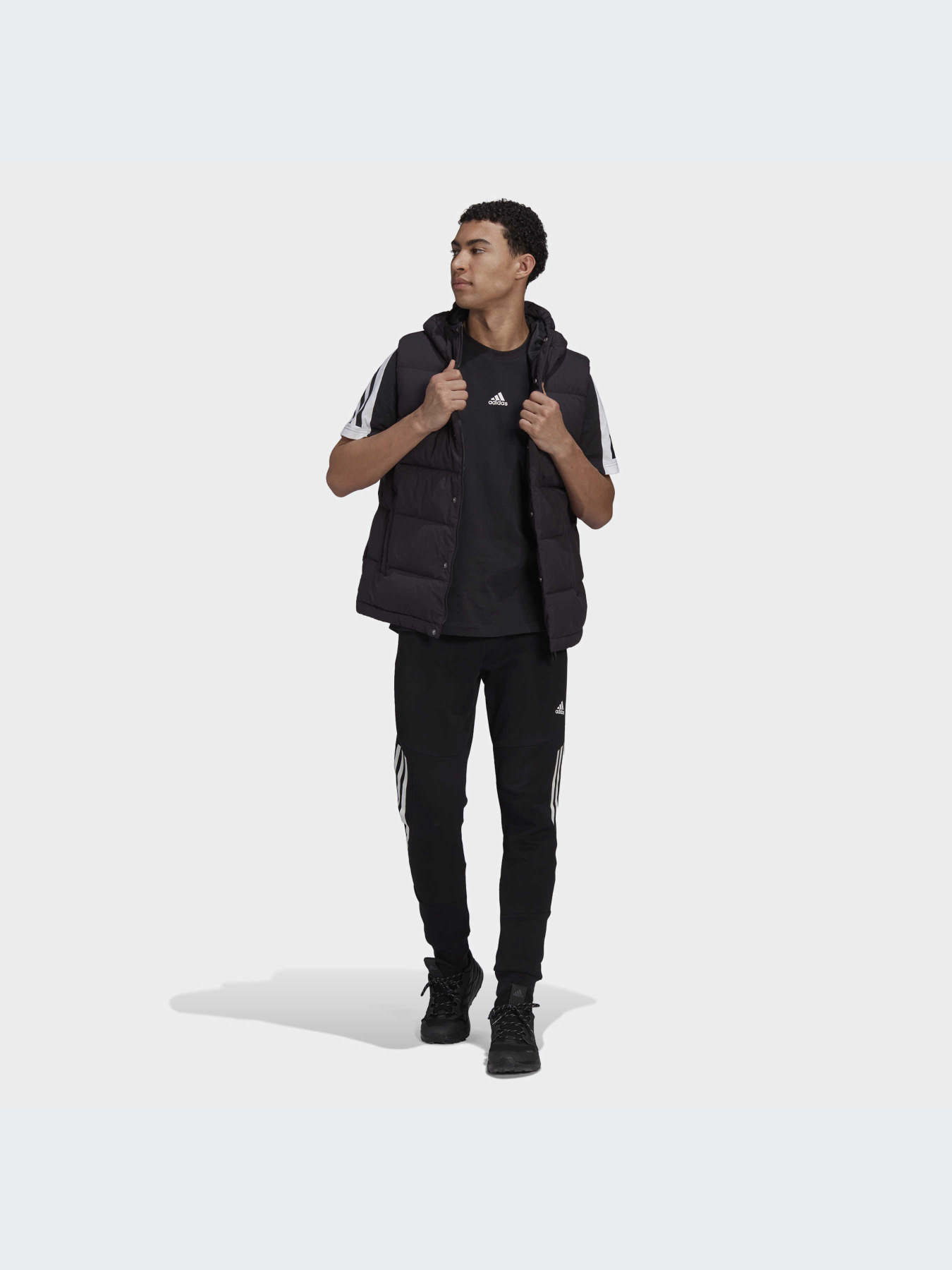 Утеплений жилет Adidas модель HG6277 Утеплений жилет Adidas модель HG6277 Фото