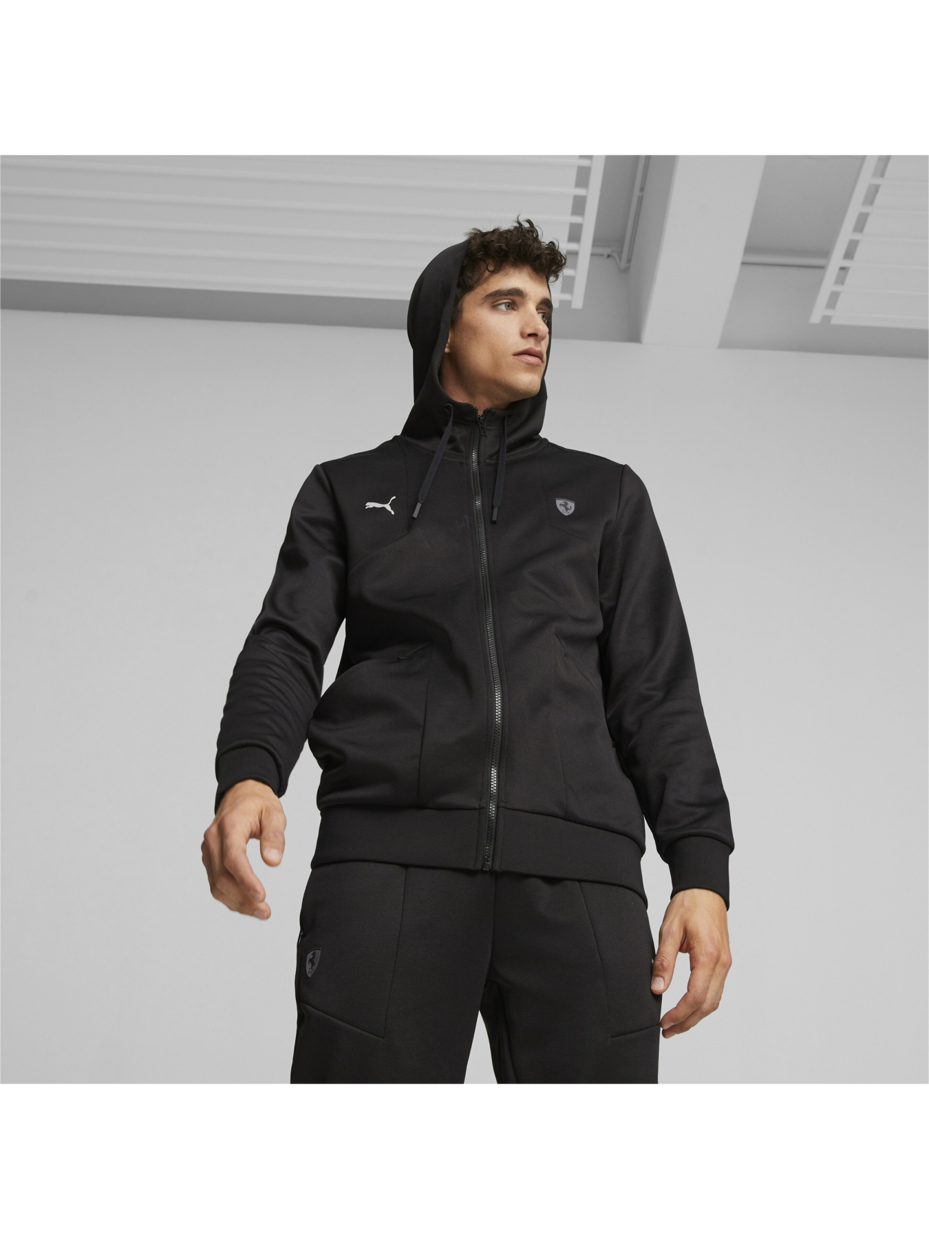 Ветровка PUMA Ferrari Style Hdd Sweat Jckt модель 620976 Фото