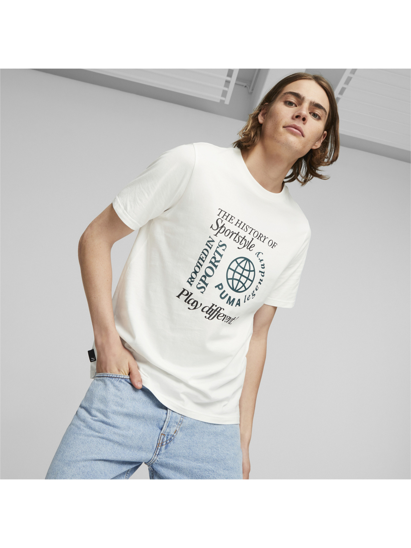 Футболка PUMA Graphics Legacy Tee модель 622735 Футболка PUMA Graphics Legacy Tee модель 622735 Фото