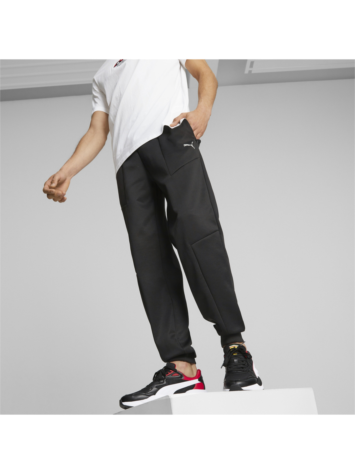 Штаны спортивные PUMA Ferrari Style Sweat Pants модель 620984 Фото