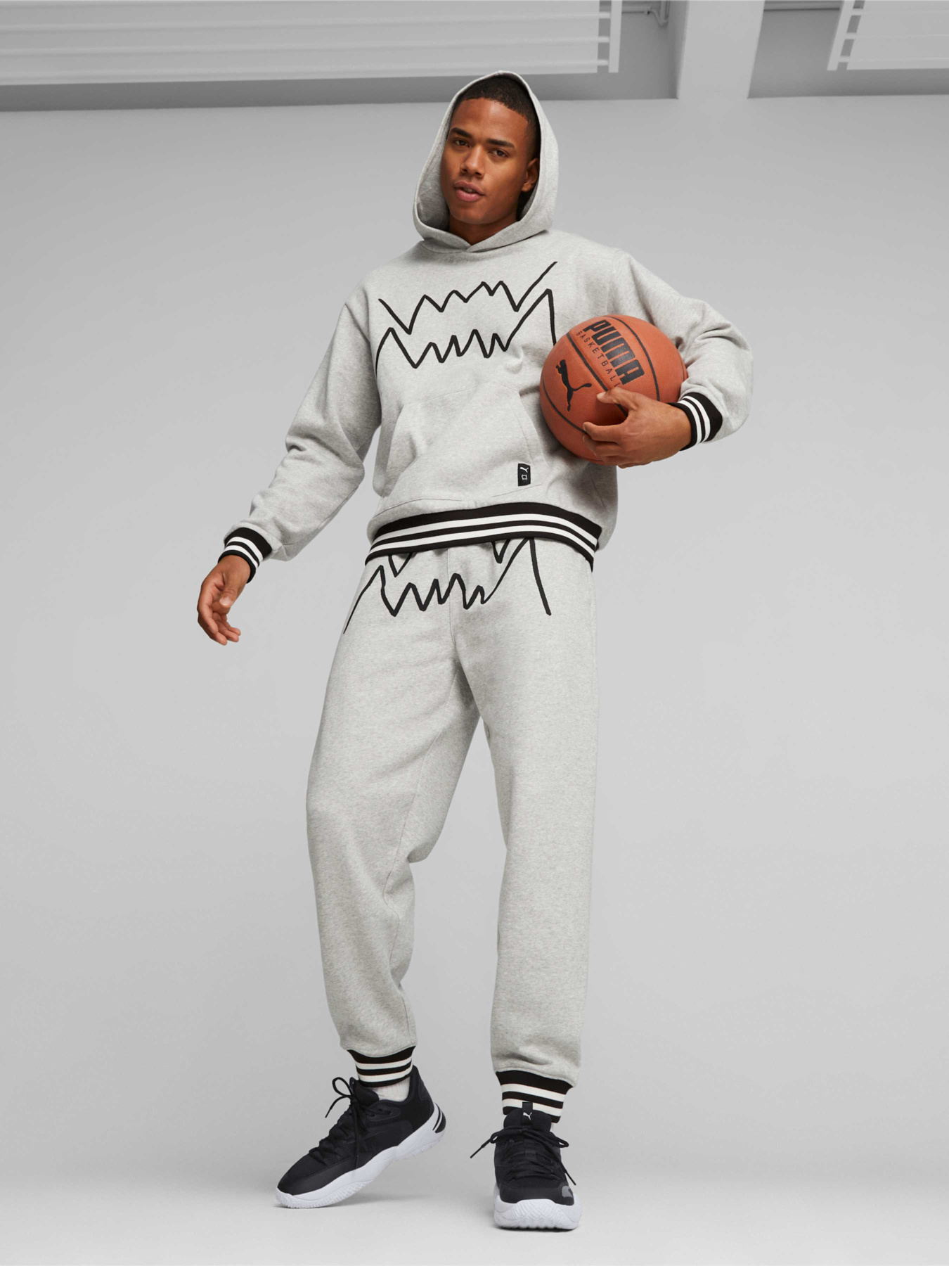 Штани спортивні PUMA Franchise Core Pant модель 623040 Фото