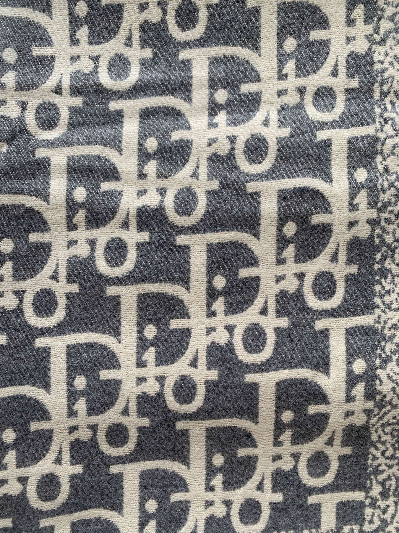 Шарф Regina Notte модель 4000000214771 Фото