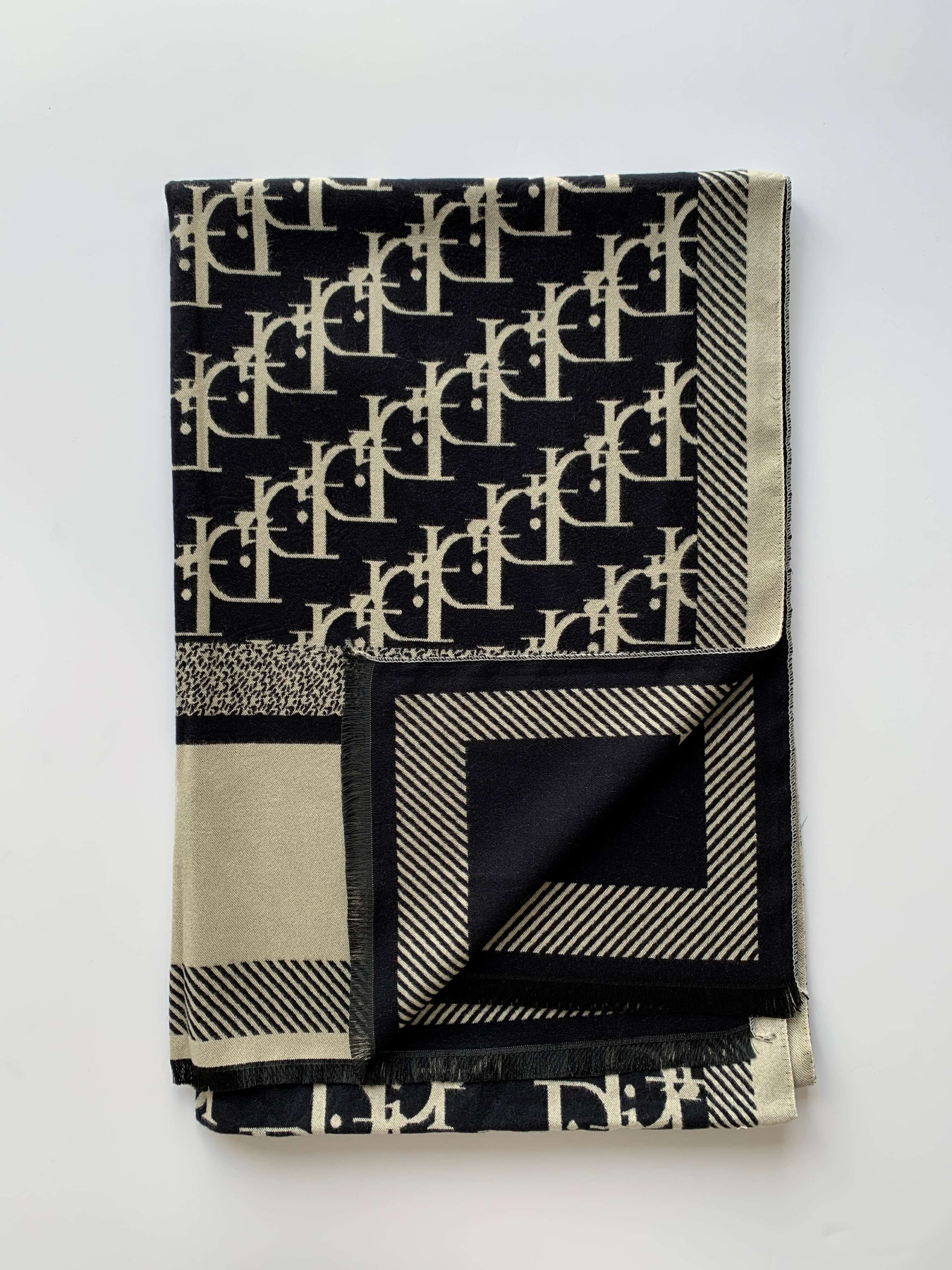 Шарф Regina Notte модель 4000000214153 Фото