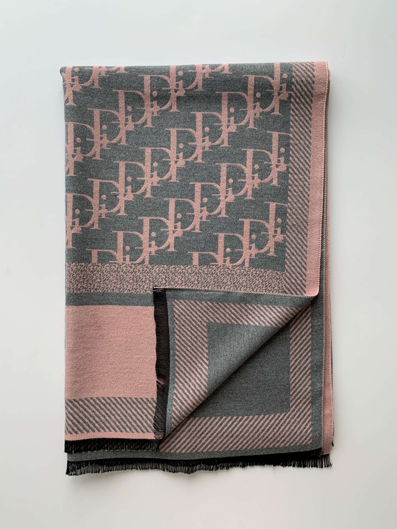 Шарф Regina Notte модель 4000000214337 Фото