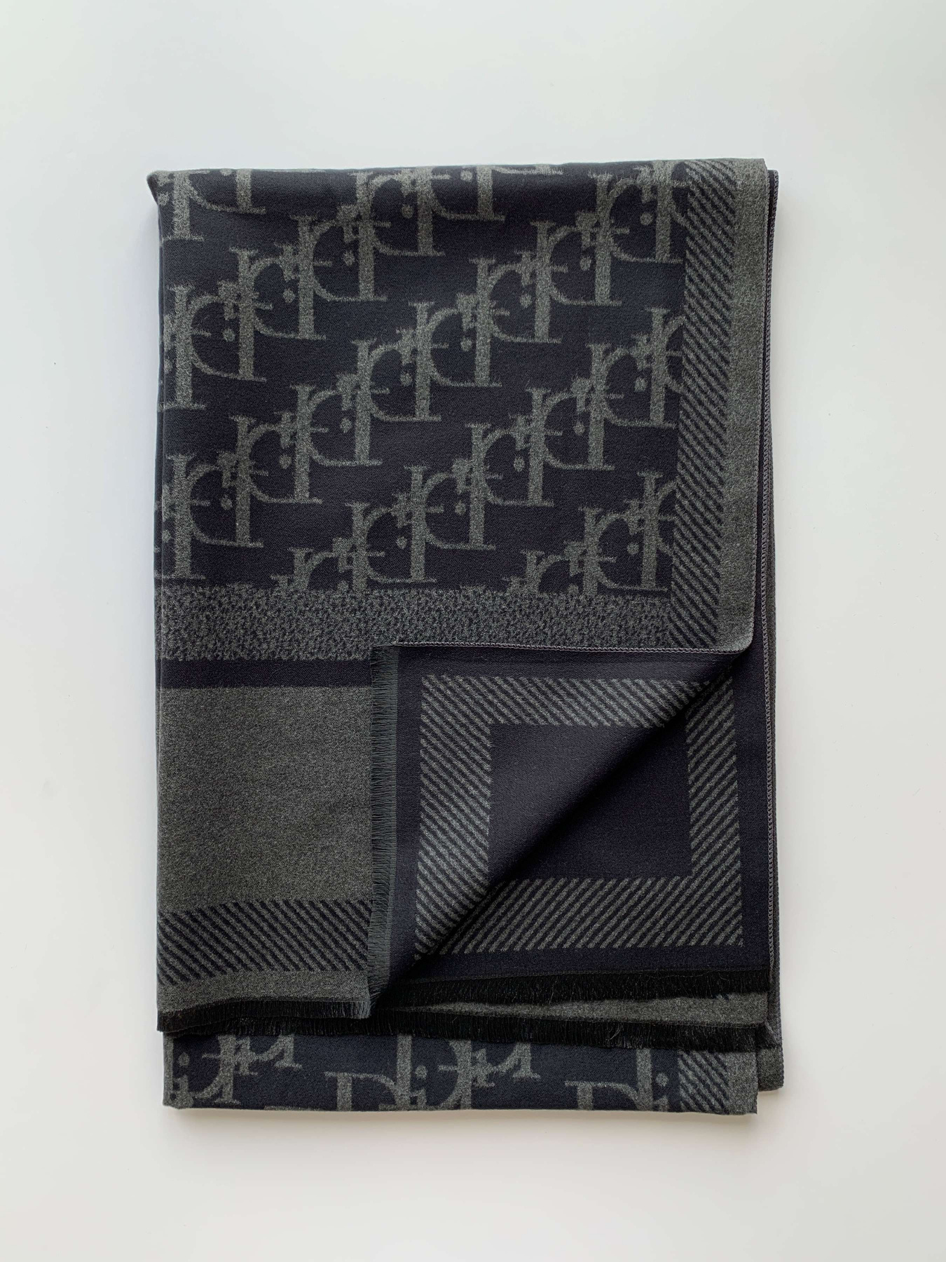 Шарф Regina Notte модель 4000000214160 Фото