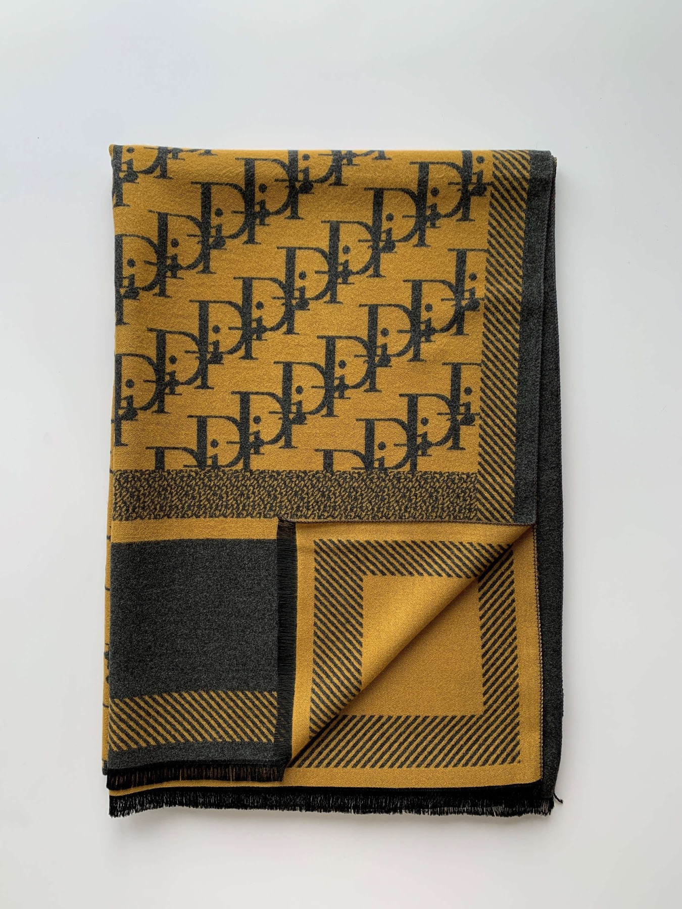 Шарф Regina Notte модель 4000000214597 Фото