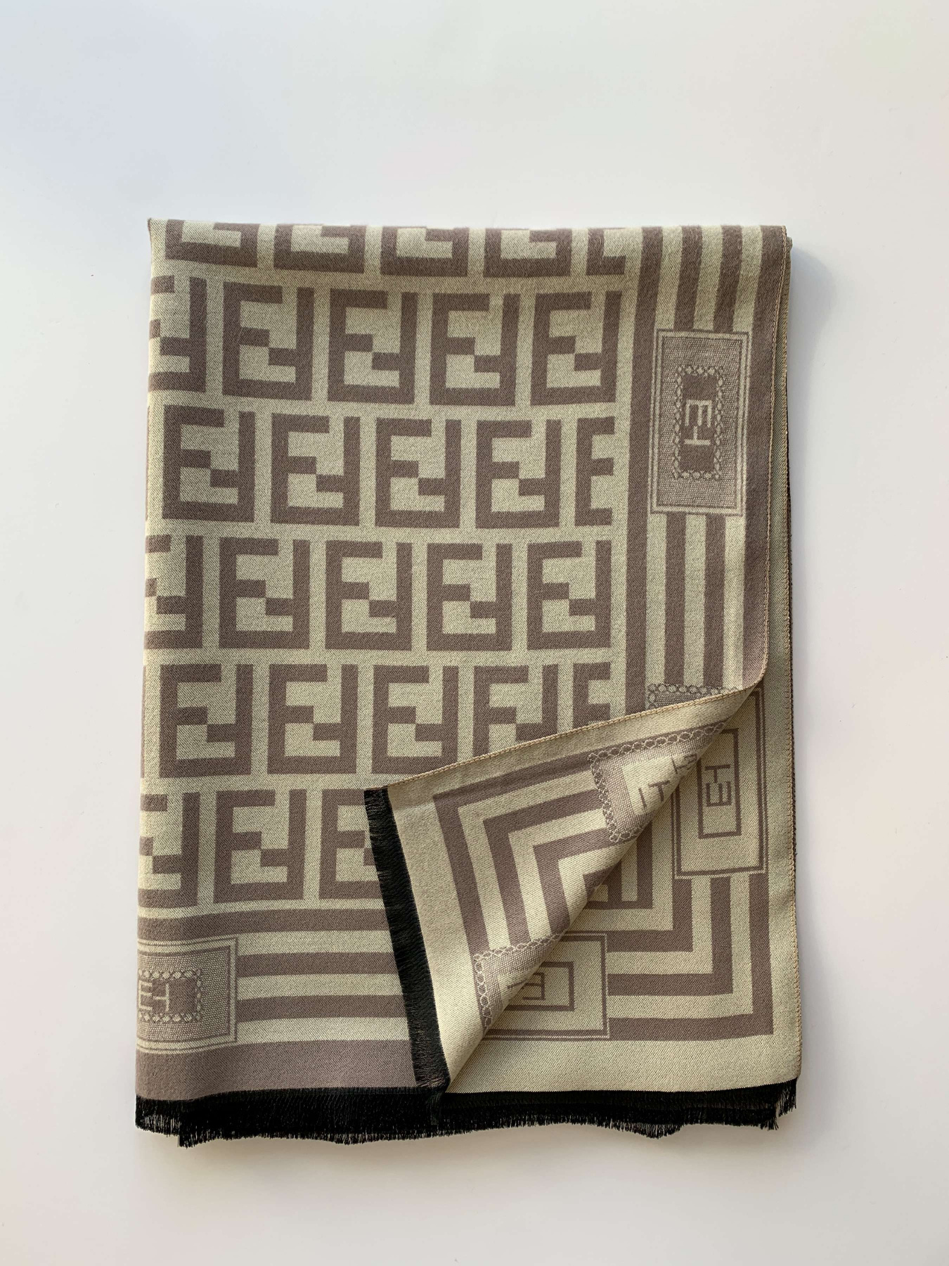 Шарф Regina Notte модель 4000000214856 Фото