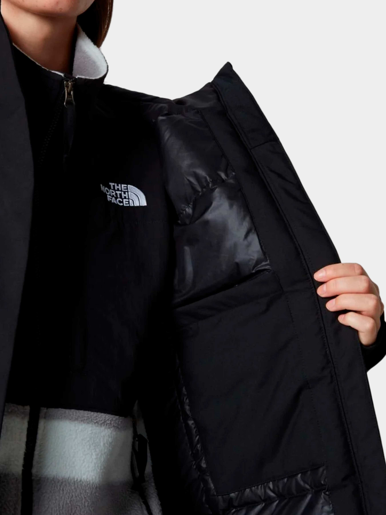 Куртки и дубленки The North Face модель NF0A84J2JK31 Фото