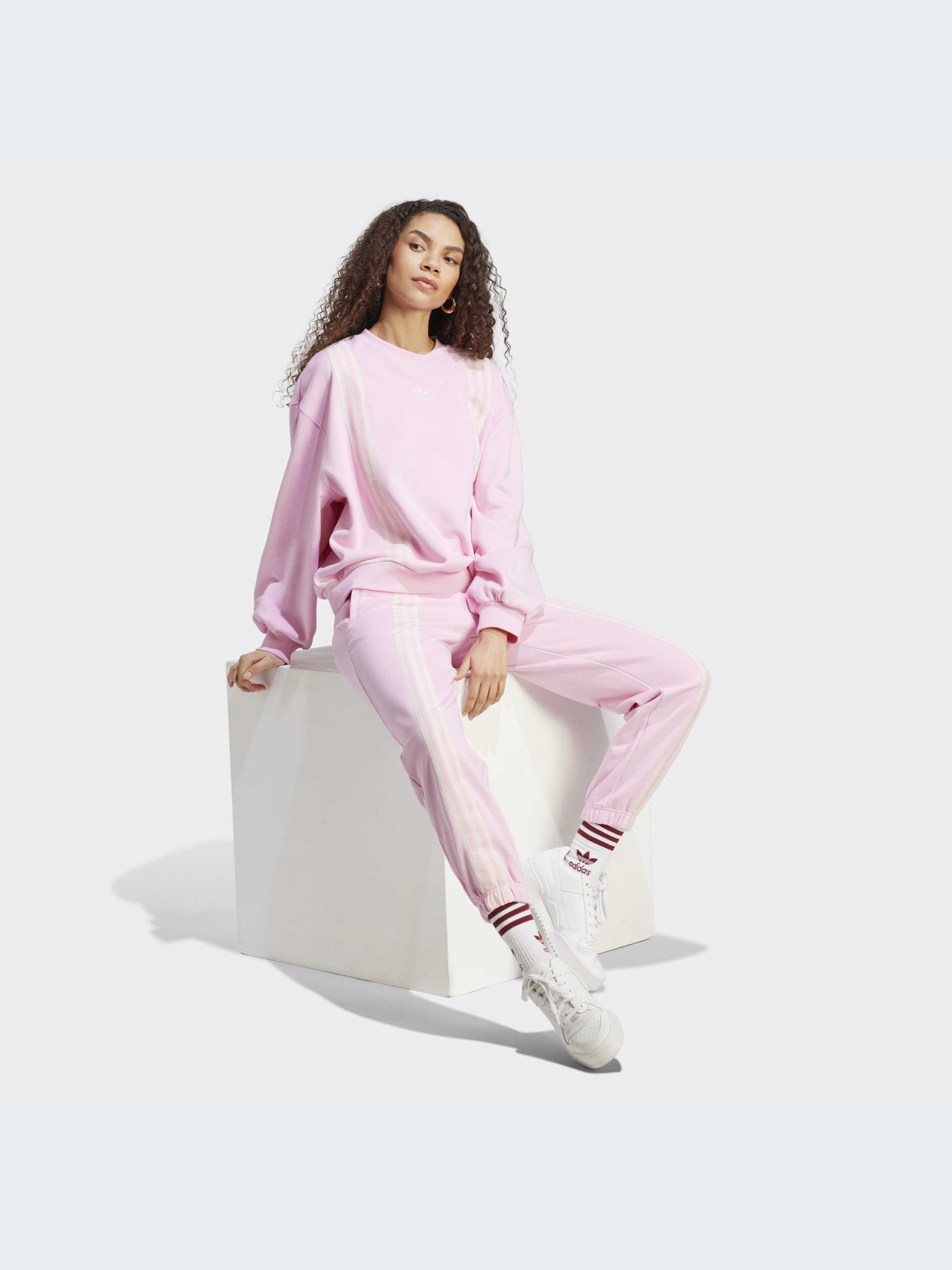 Свитшот Adidas Adicolor модель IK7868 Фото