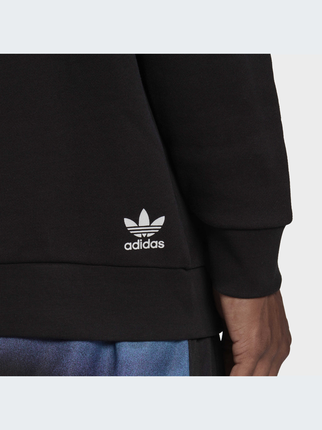 Худи и свитшоты Adidas Graphics модель HC7180-KZ Фото