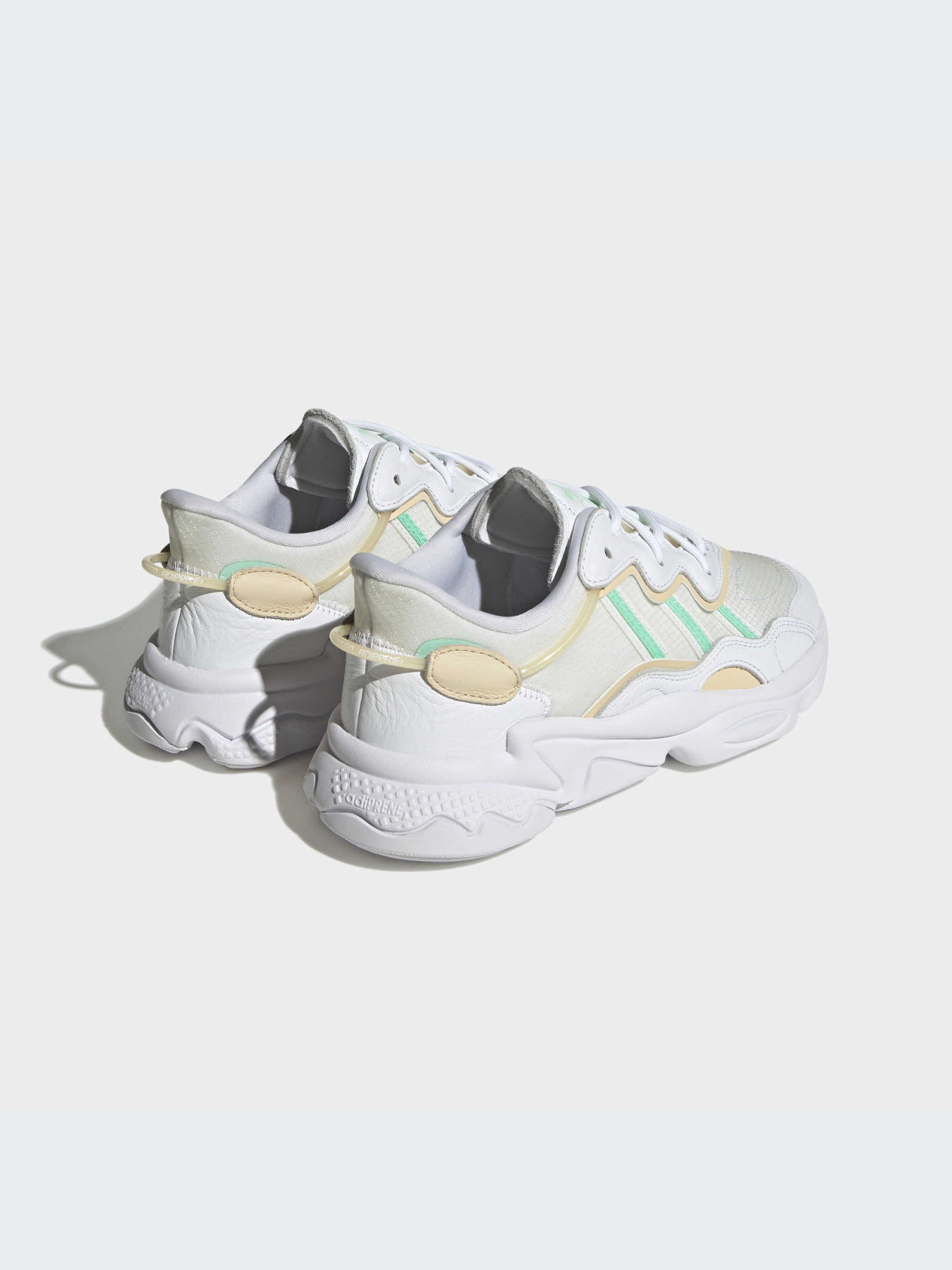 Кроссовки Adidas Ozweego модель GW4650-KZ Кроссовки Adidas Ozweego модель GW4650-KZ Фото