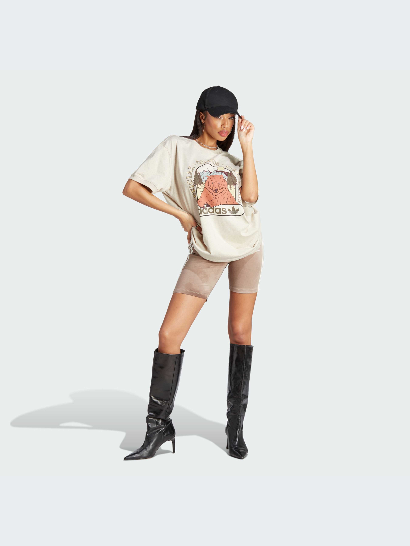 Футболки и поло Adidas Graphics модель IL2429-KZ Футболки и поло Adidas Graphics модель IL2429-KZ Фото