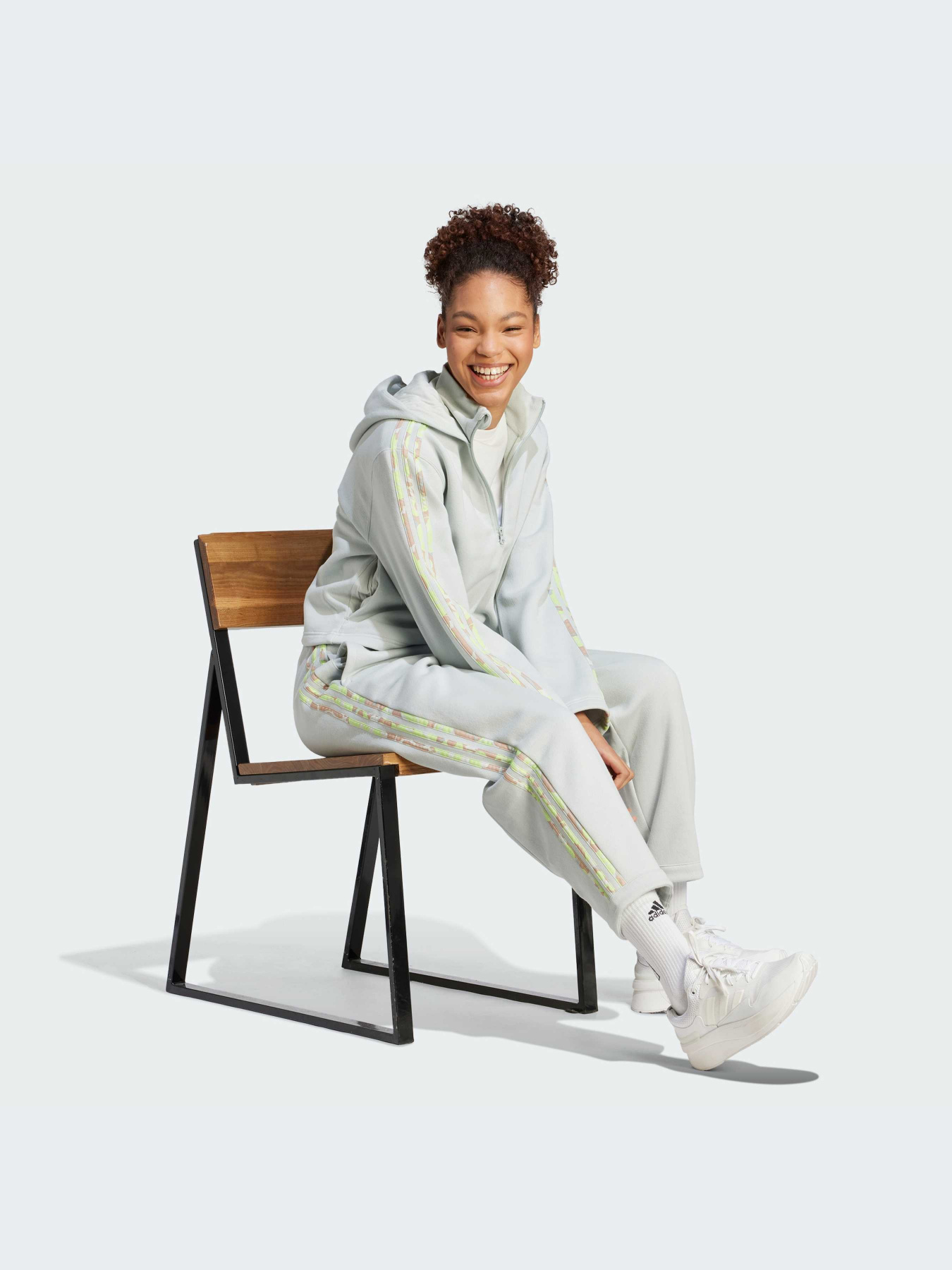 Брюки Adidas Graphics модель IL3018-KZ Фото