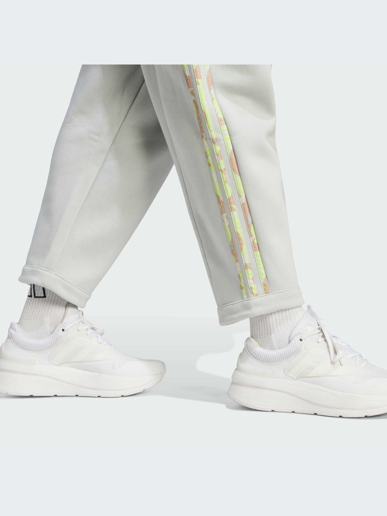 Брюки Adidas Graphics модель IL3018-KZ Фото