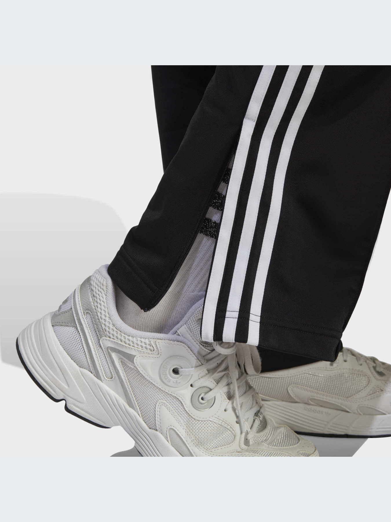 Брюки Adidas Adicolor модель IB7326-KZ Фото