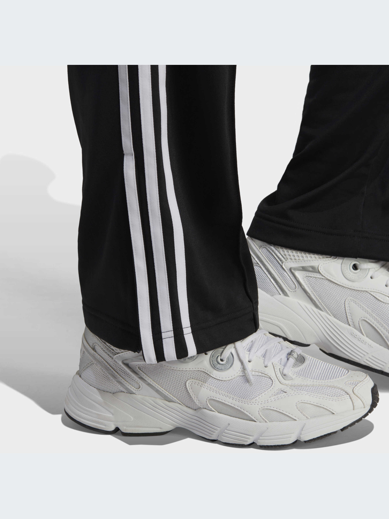 Брюки Adidas Adicolor модель IB7326-KZ Фото