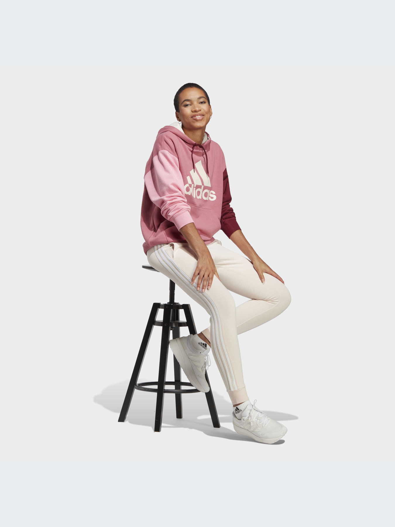 Худи и свитшоты Adidas модель IC9869-KZ Фото
