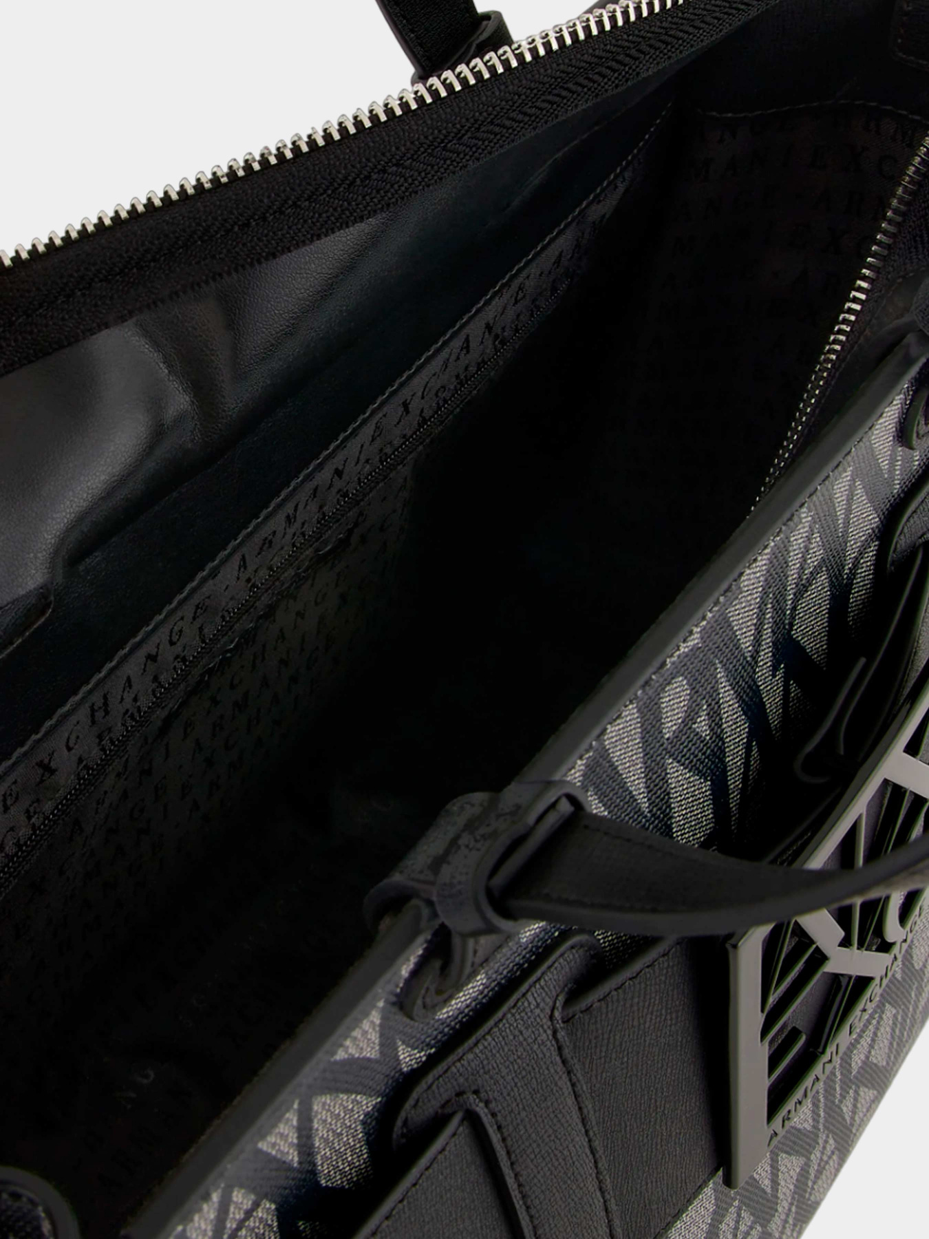 Сумки Armani Exchange модель 942689-3F742-00850 Фото