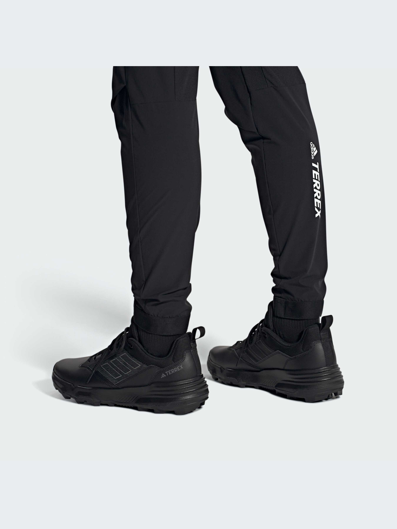 Ботинки и сапоги Adidas модель IF4980-KZ Ботинки и сапоги Adidas модель IF4980-KZ Фото