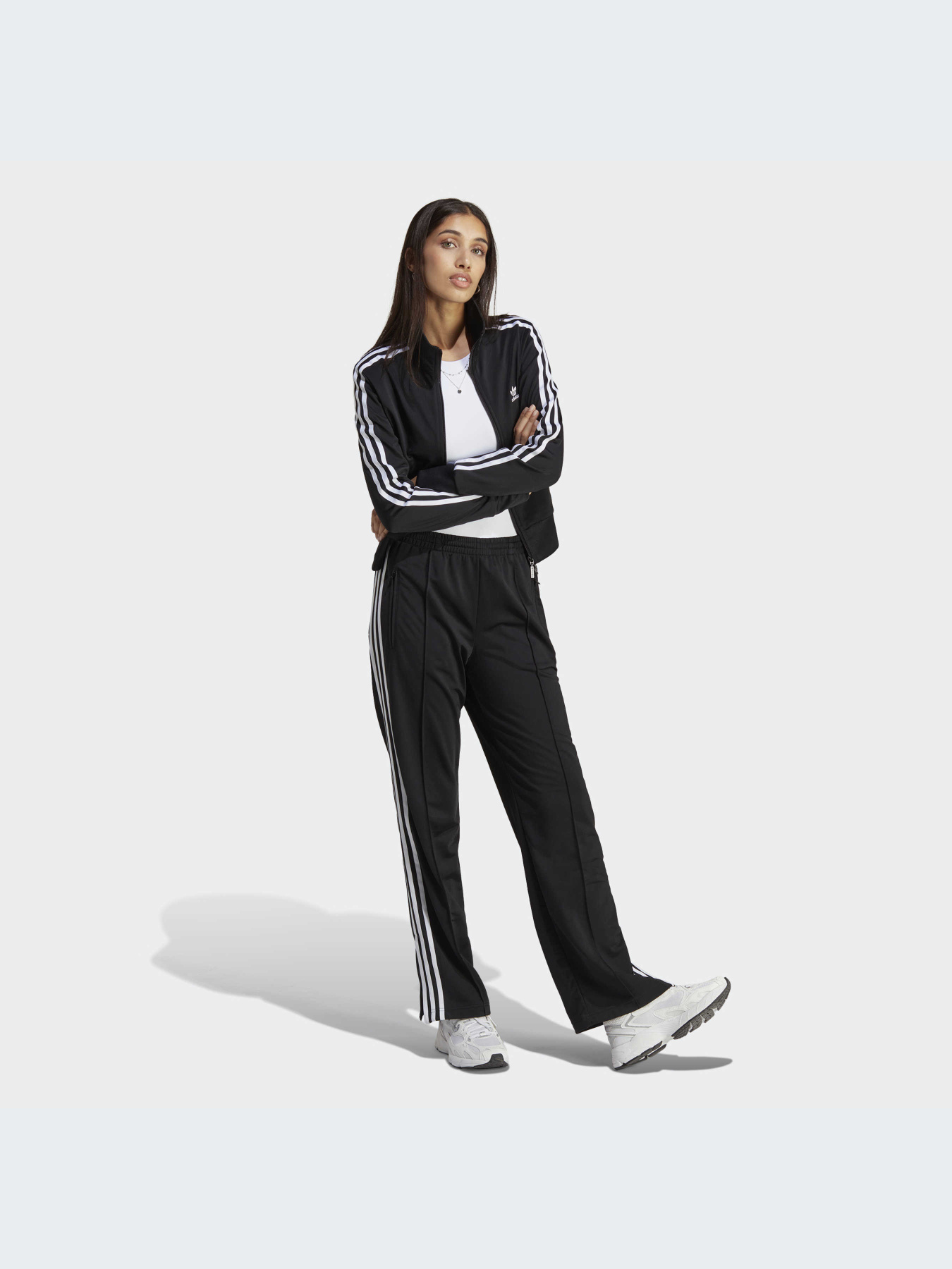 Худи и свитшоты Adidas Adicolor модель IB7405-KZ Фото