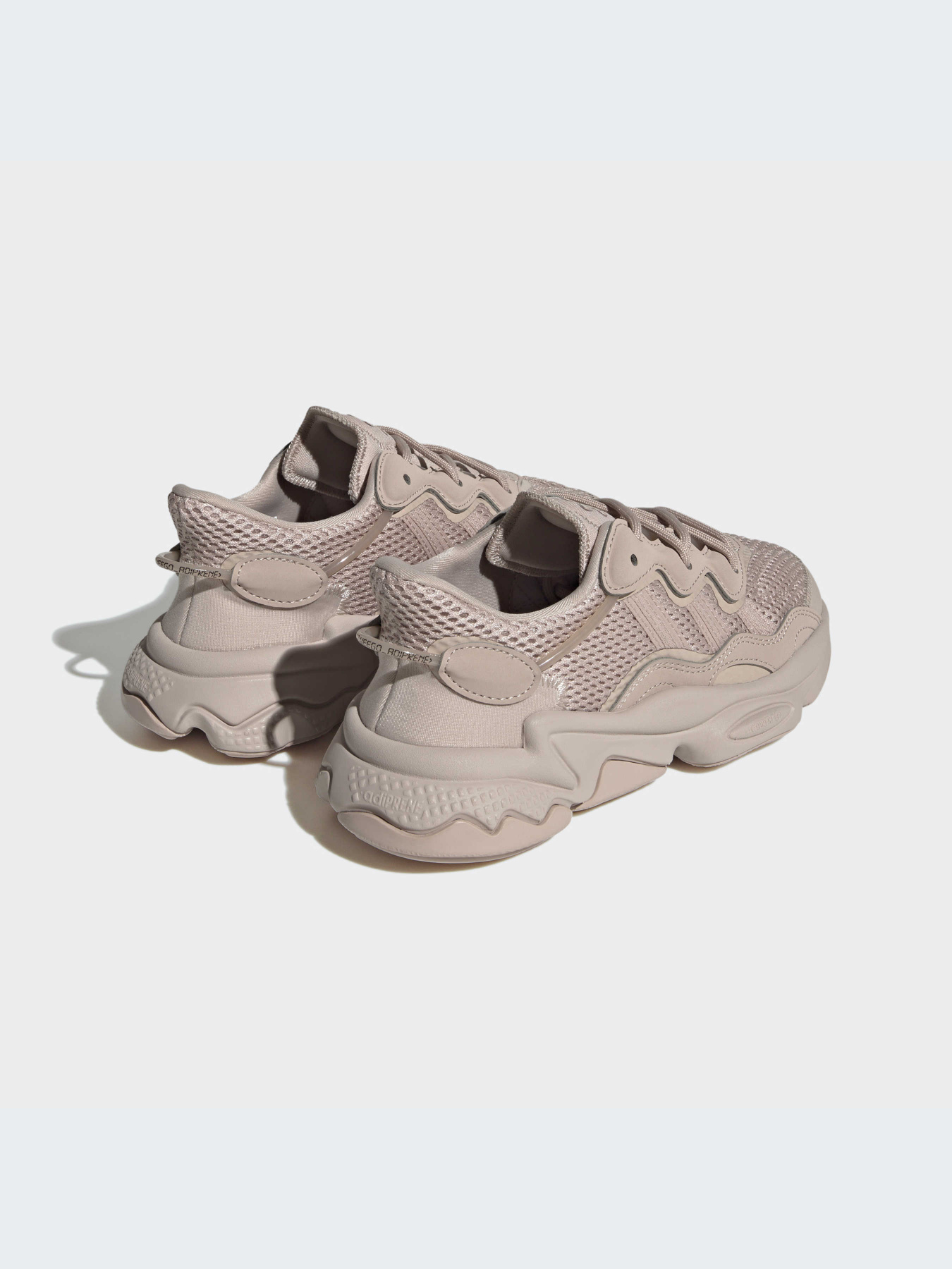 Кроссовки Adidas Ozweego модель HQ1621-KZ Фото