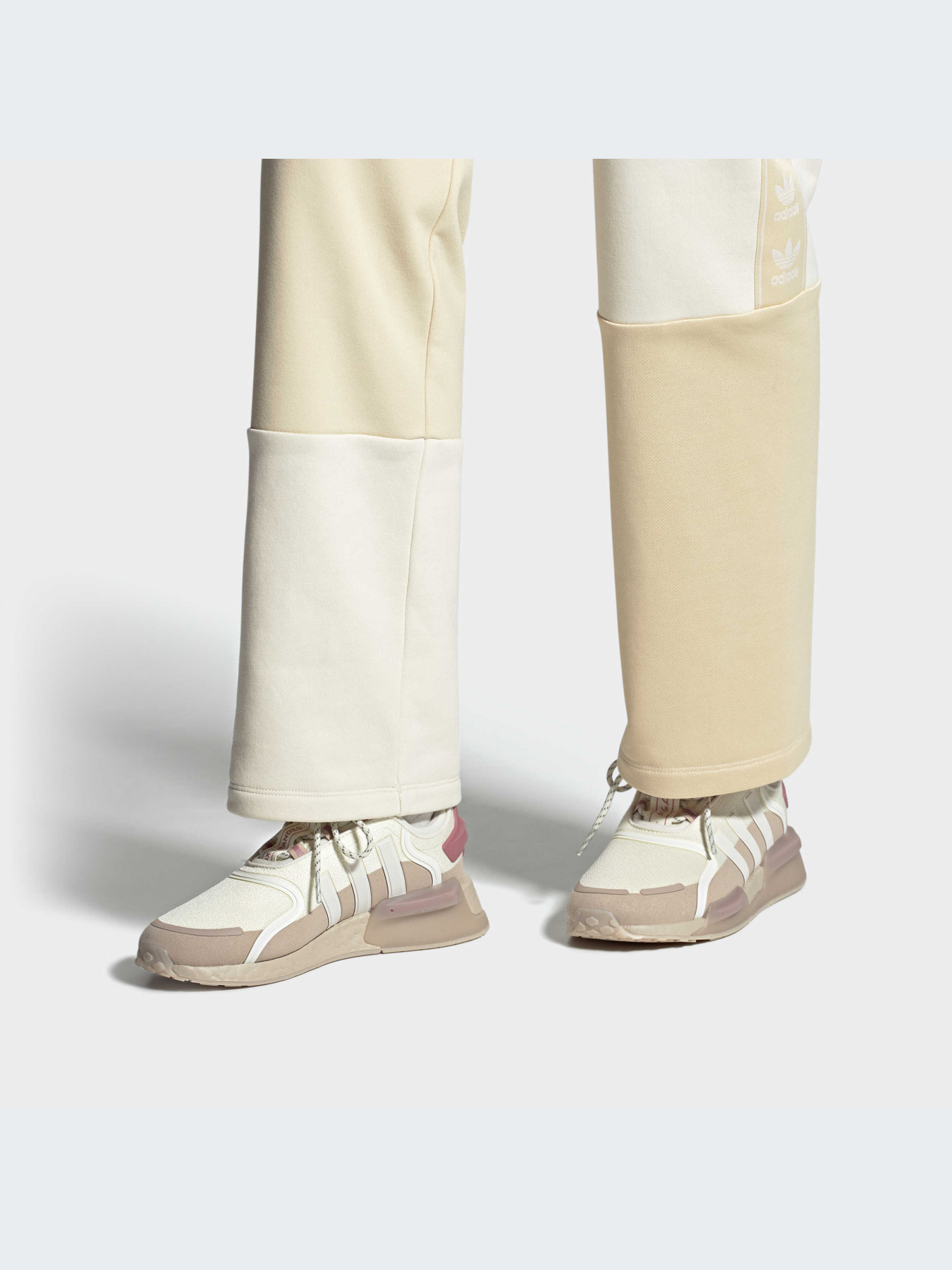Кроссовки Adidas NMD модель HQ4275-KZ Фото