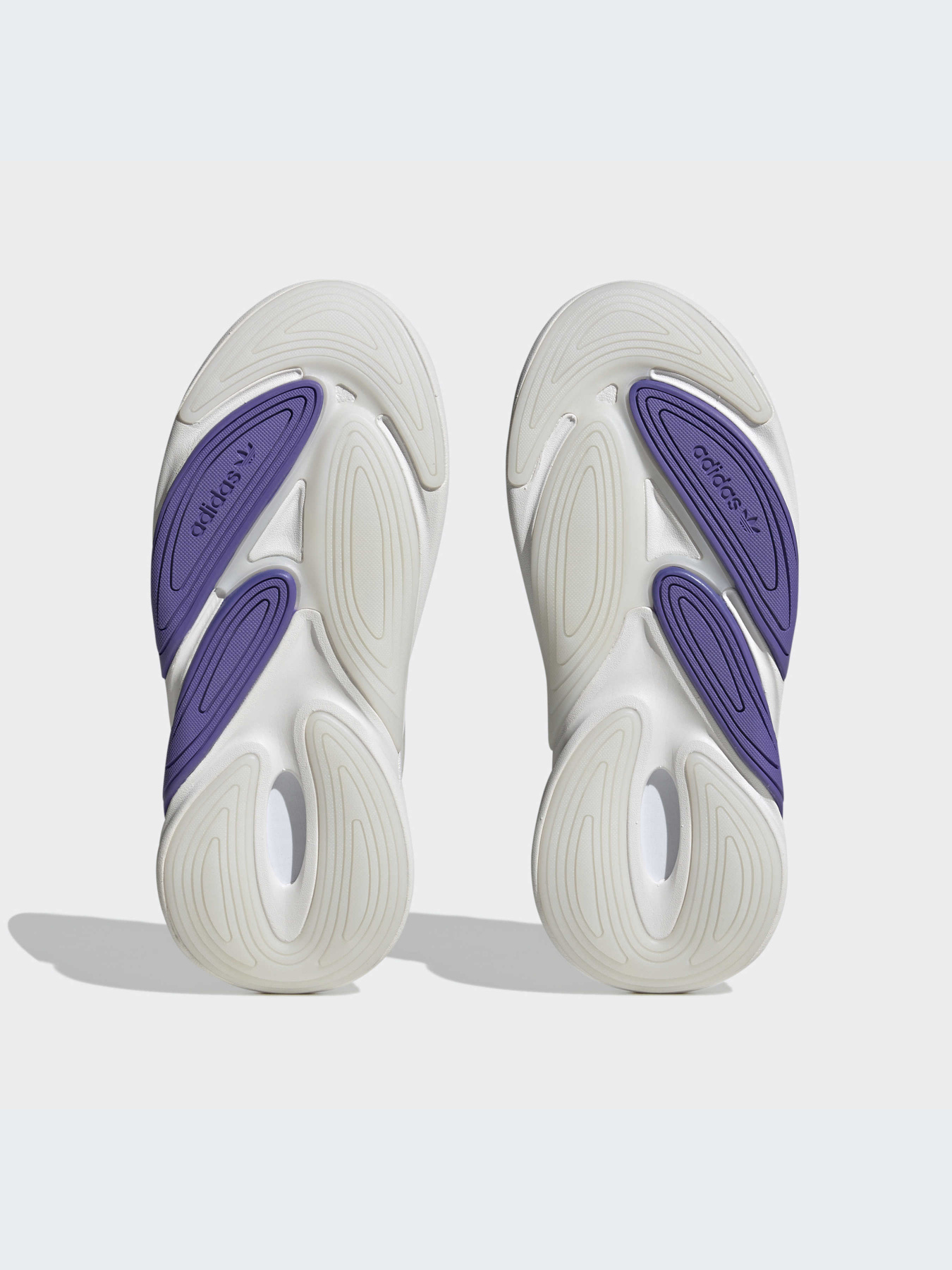 Кроссовки Adidas Ozweego модель HQ1609-KZ Фото