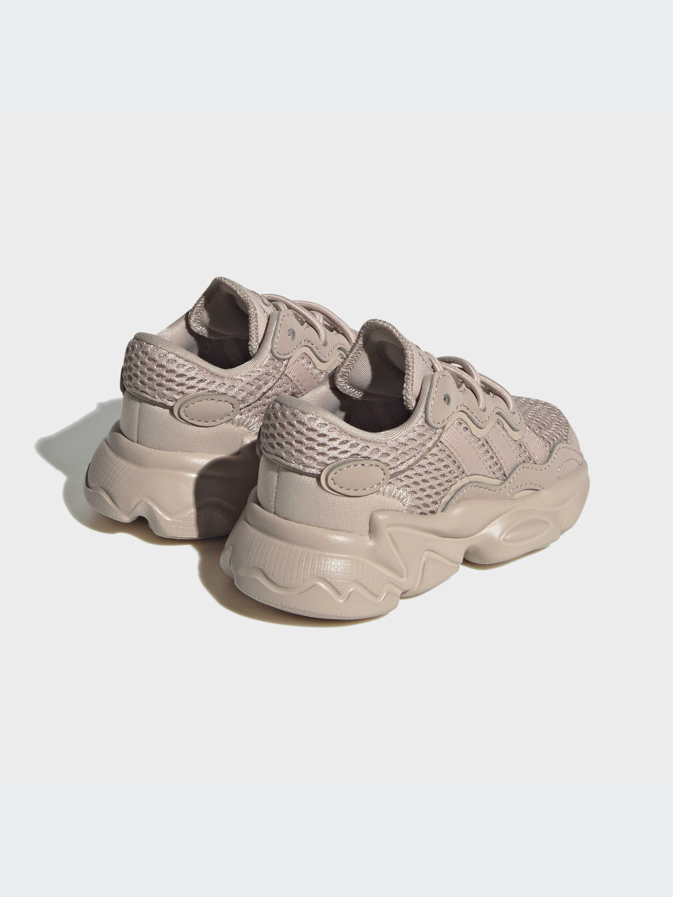 Кроссовки Adidas Ozweego модель HQ1623-KZ Фото