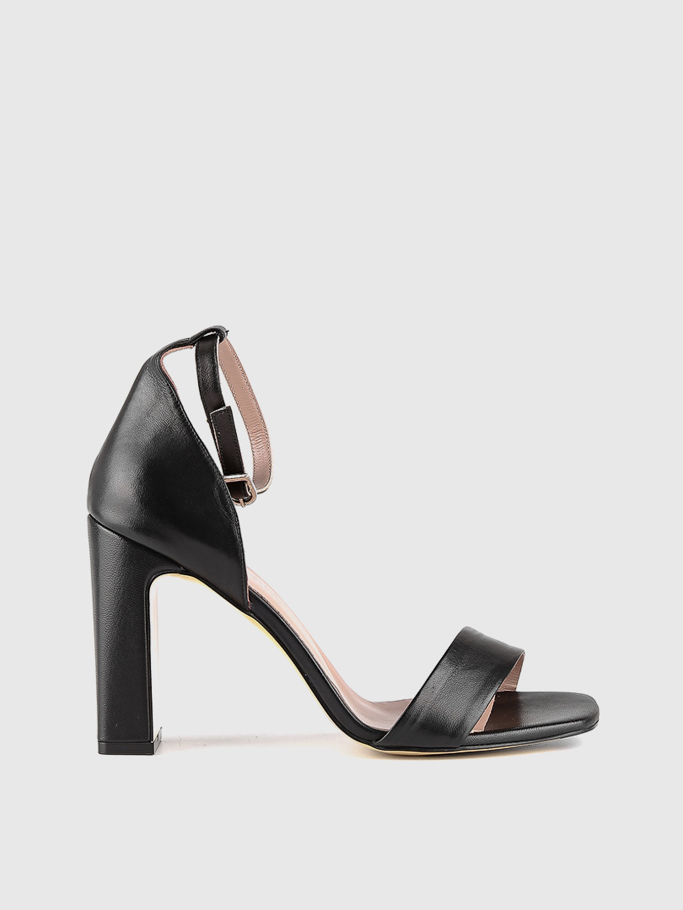 Босоніжки LeBERDES модель 00000013055 Фото