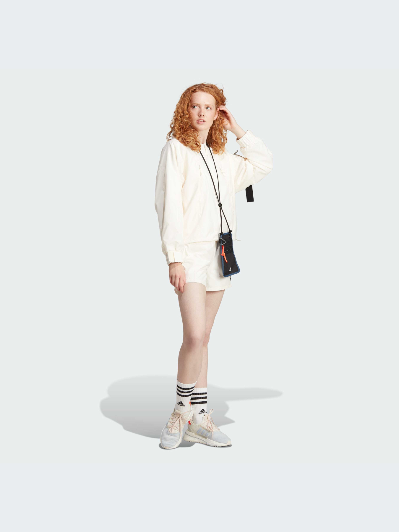 Худи и свитшоты Adidas модель IA2135-KZ Фото