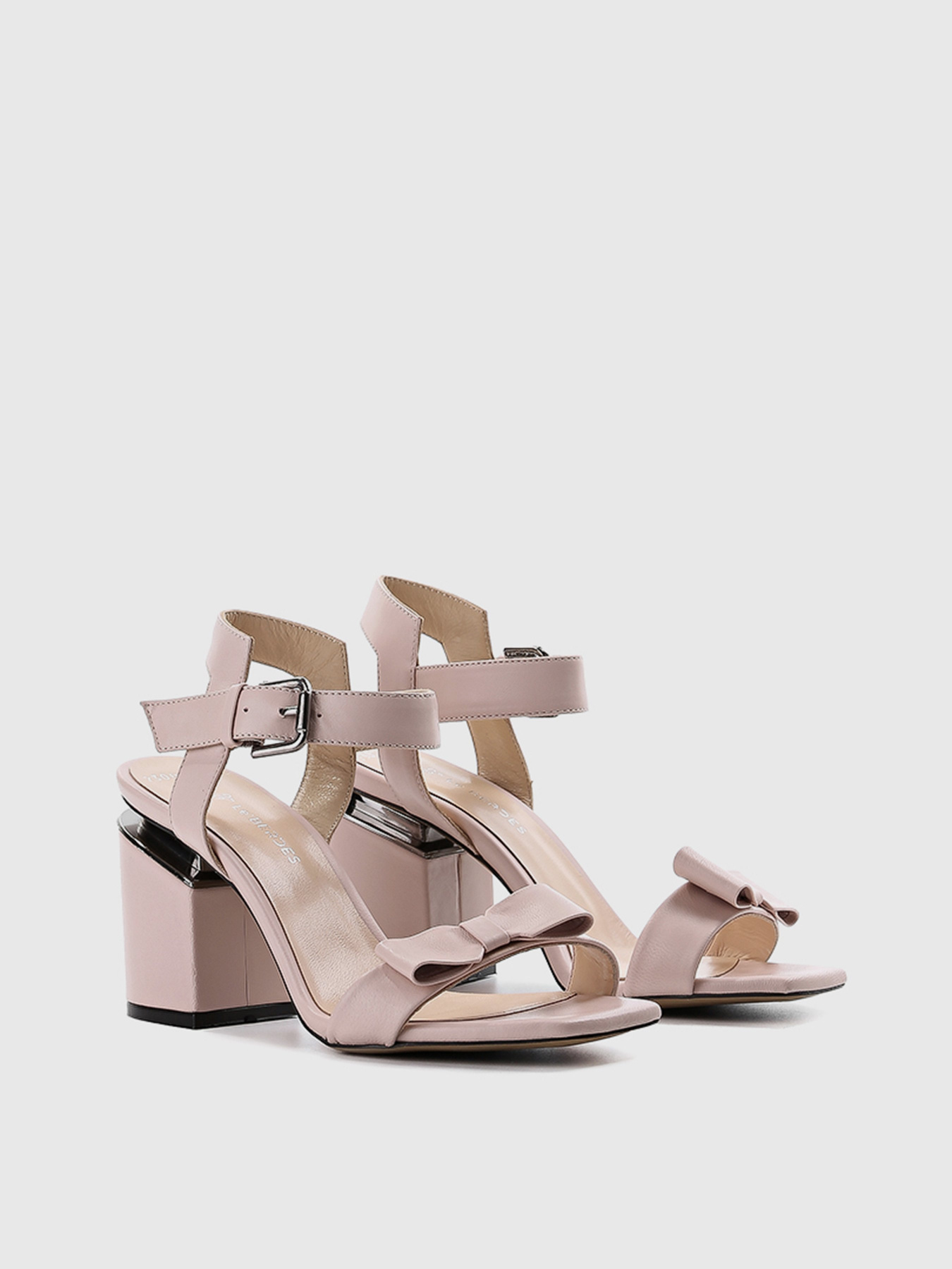 Босоніжки LeBERDES модель 00000013078 Босоніжки LeBERDES модель 00000013078 Фото