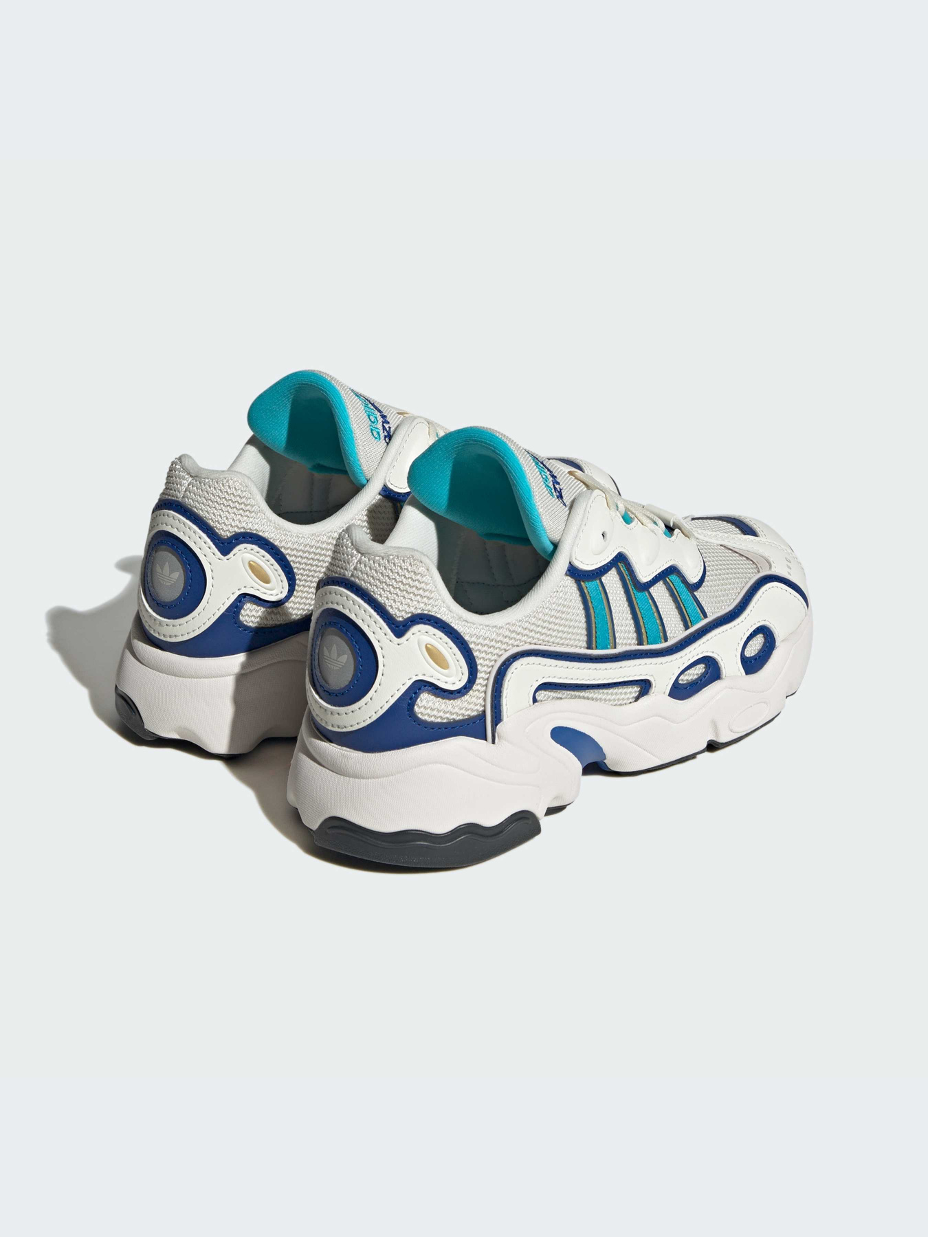 Кроссовки Adidas Ozweego модель IE6999-KZ Фото