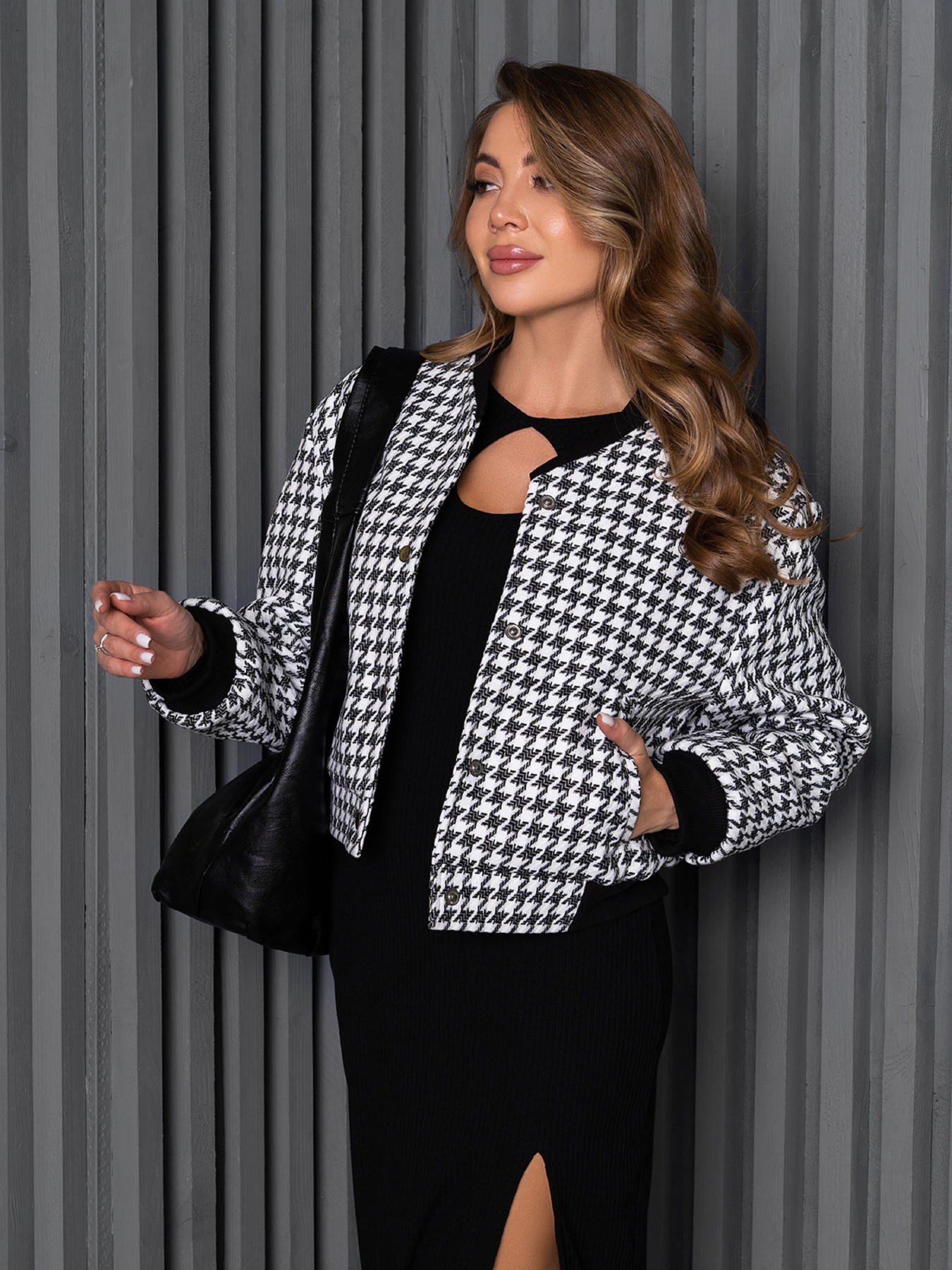 Бомбер ISSA Plus модель 14260_черный_белый Фото