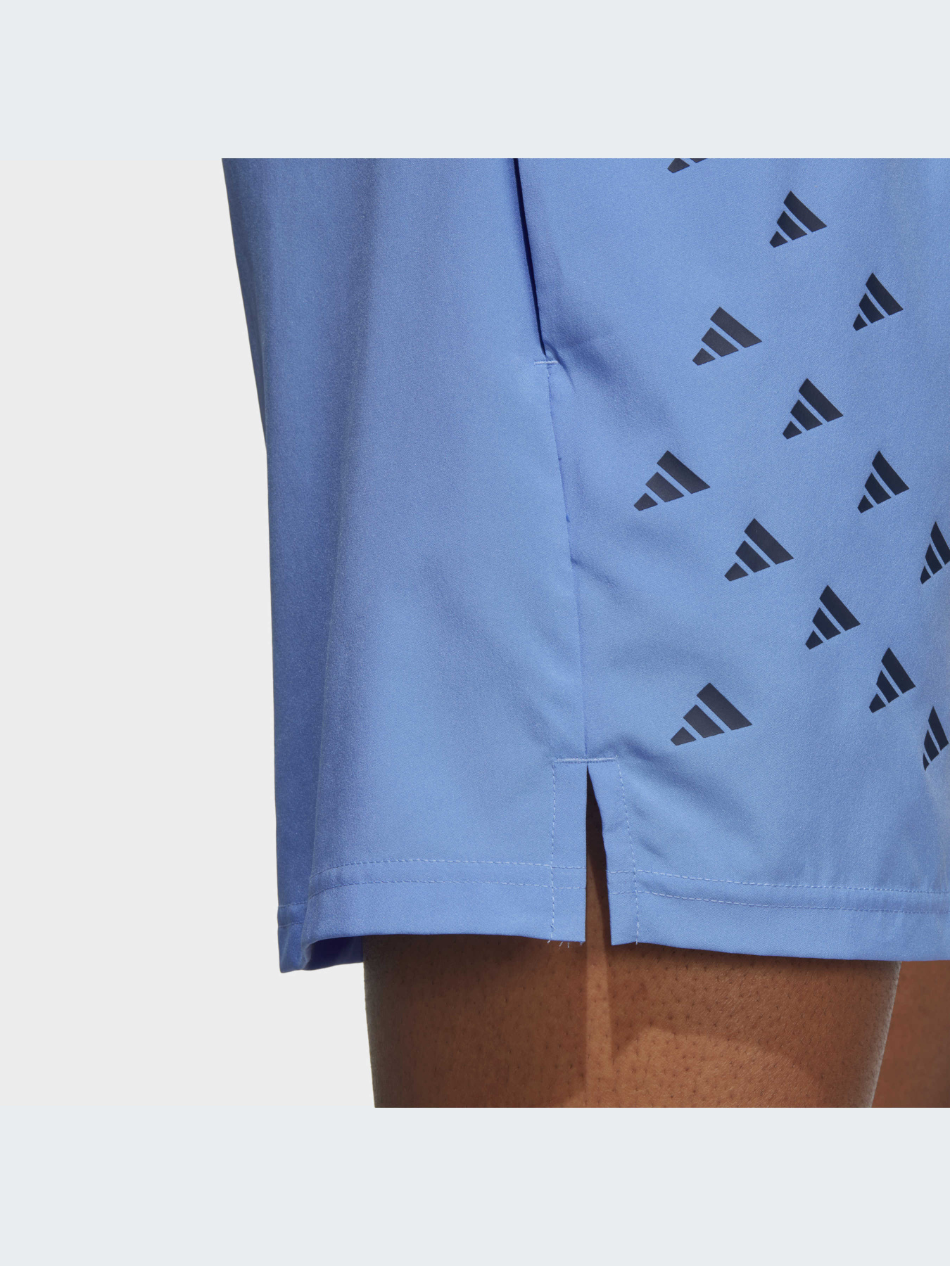 Шорты спортивные Adidas Graphics модель HN0797 Фото