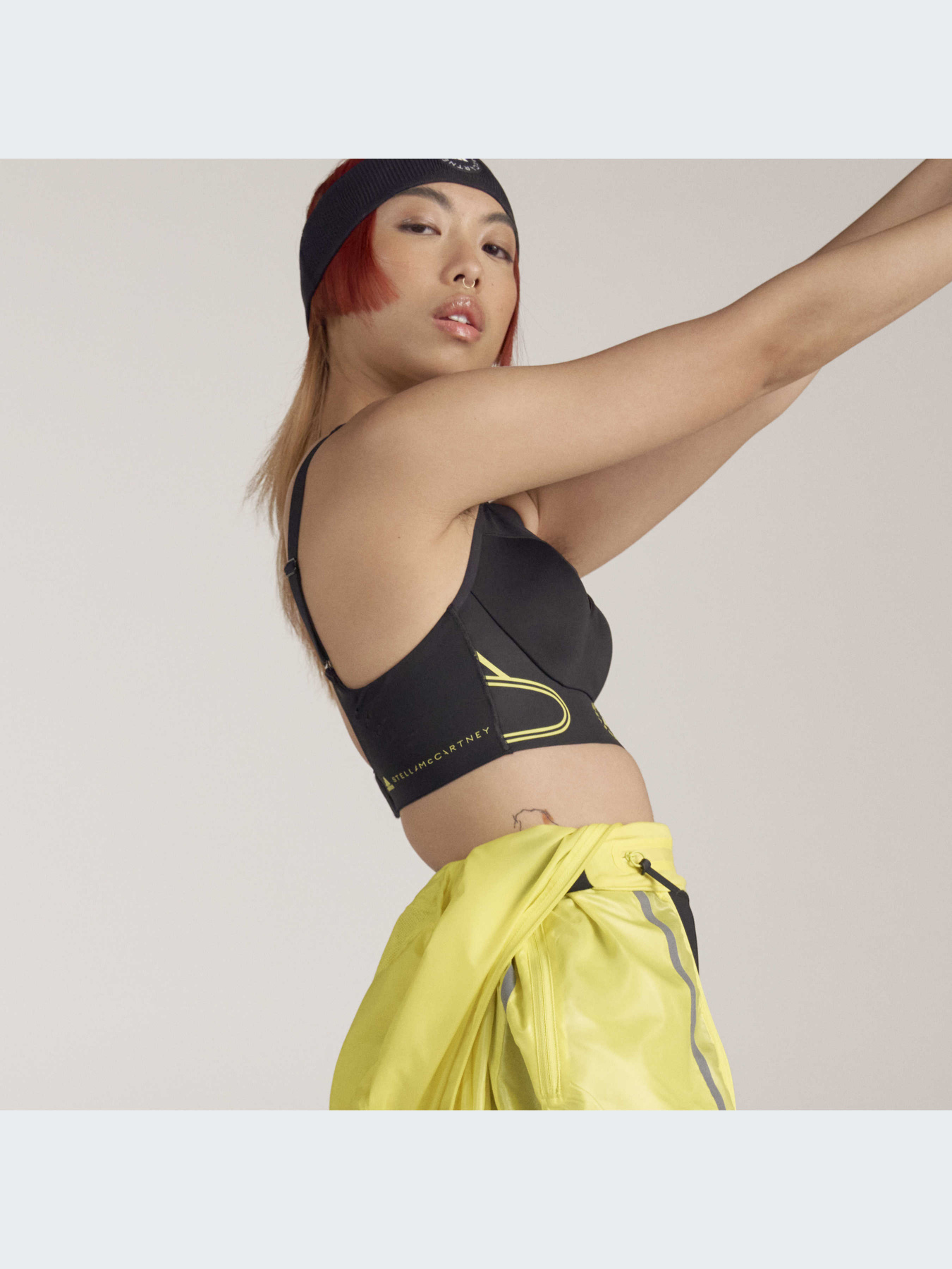 Спортивный топ Adidas модель HG6856 Фото