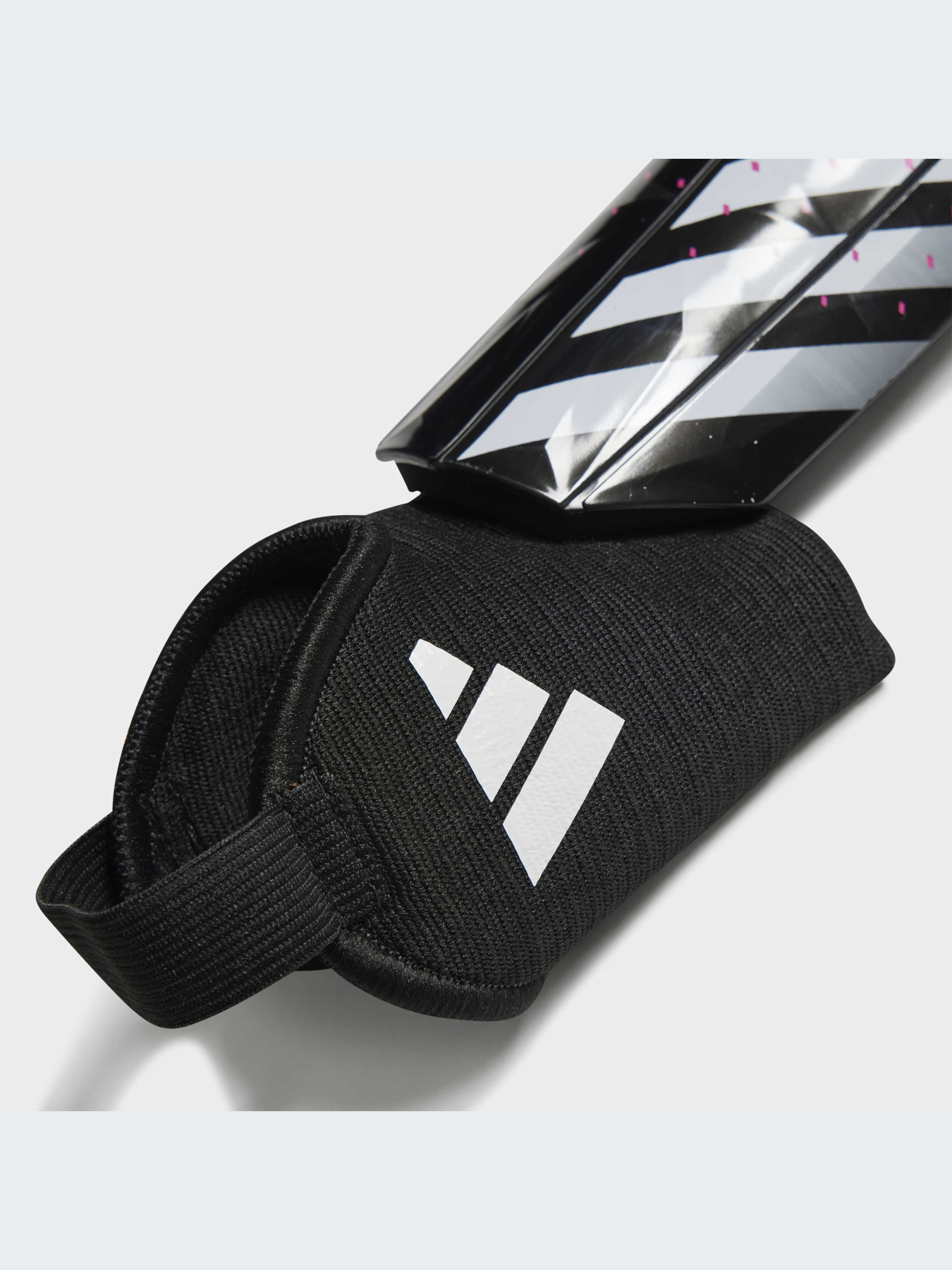 Щитки Adidas Predator модель HN5582 Щитки Adidas Predator модель HN5582 Фото