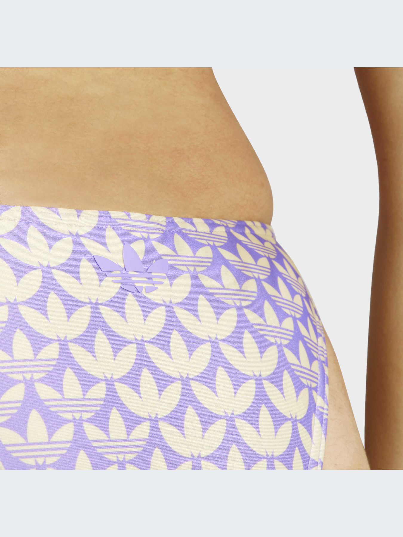 Нижняя часть купальника Adidas модель H49591 Фото