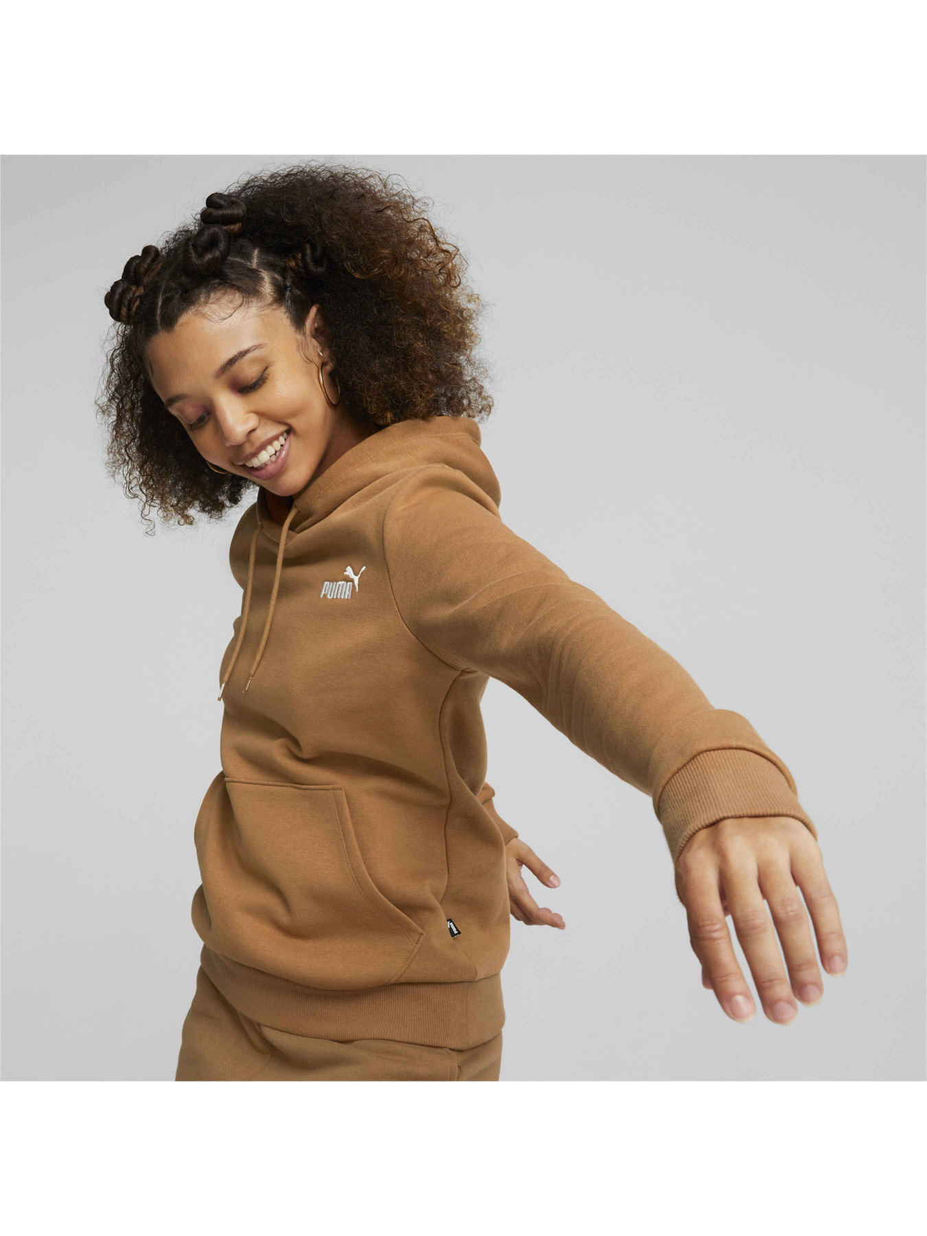 Худи PUMA Ess+ Embroidery Hoodie модель 670004 Фото