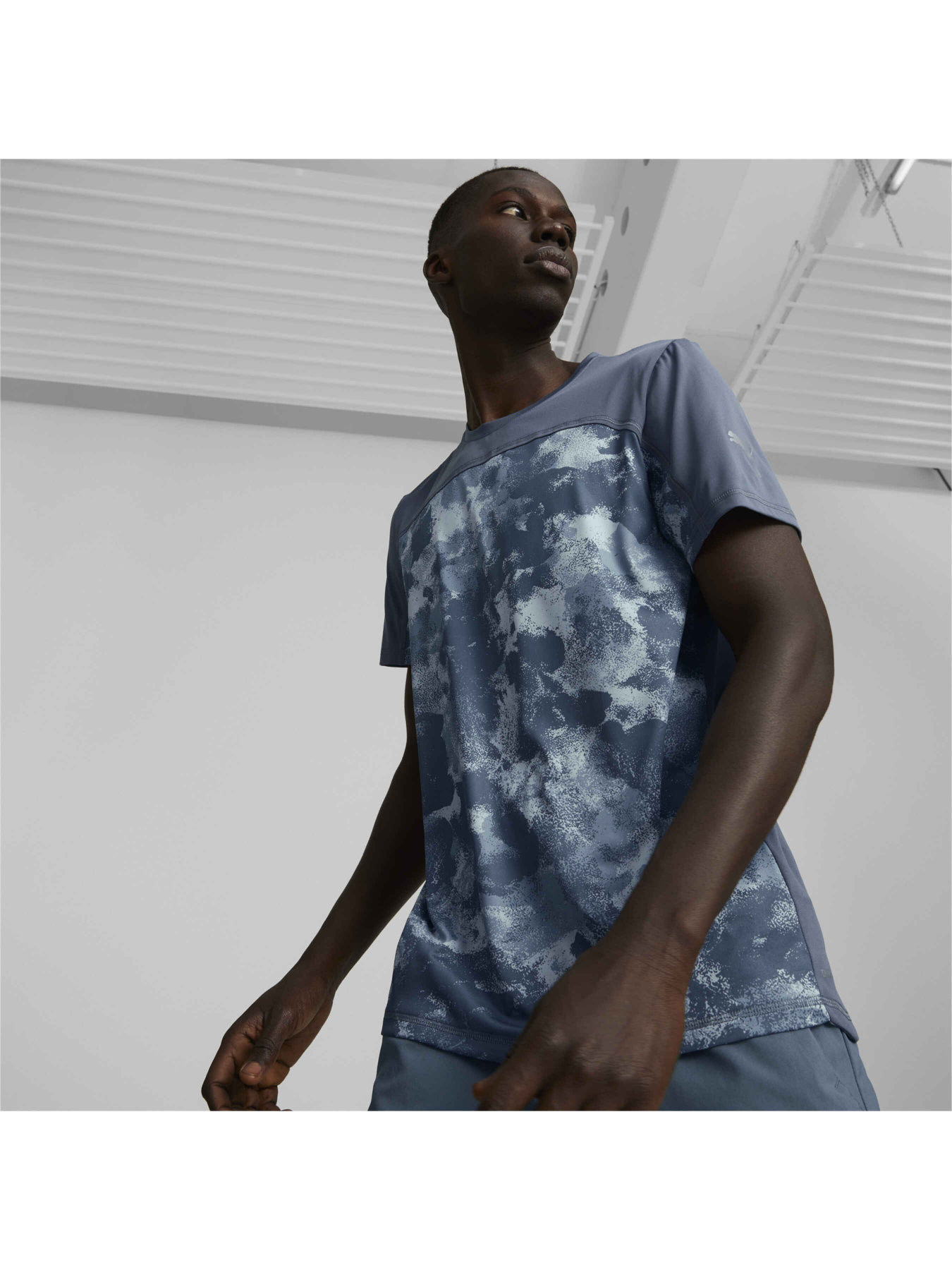 Спортивная футболка PUMA Run Aop Graphic Ss Tee M модель 522203 Фото