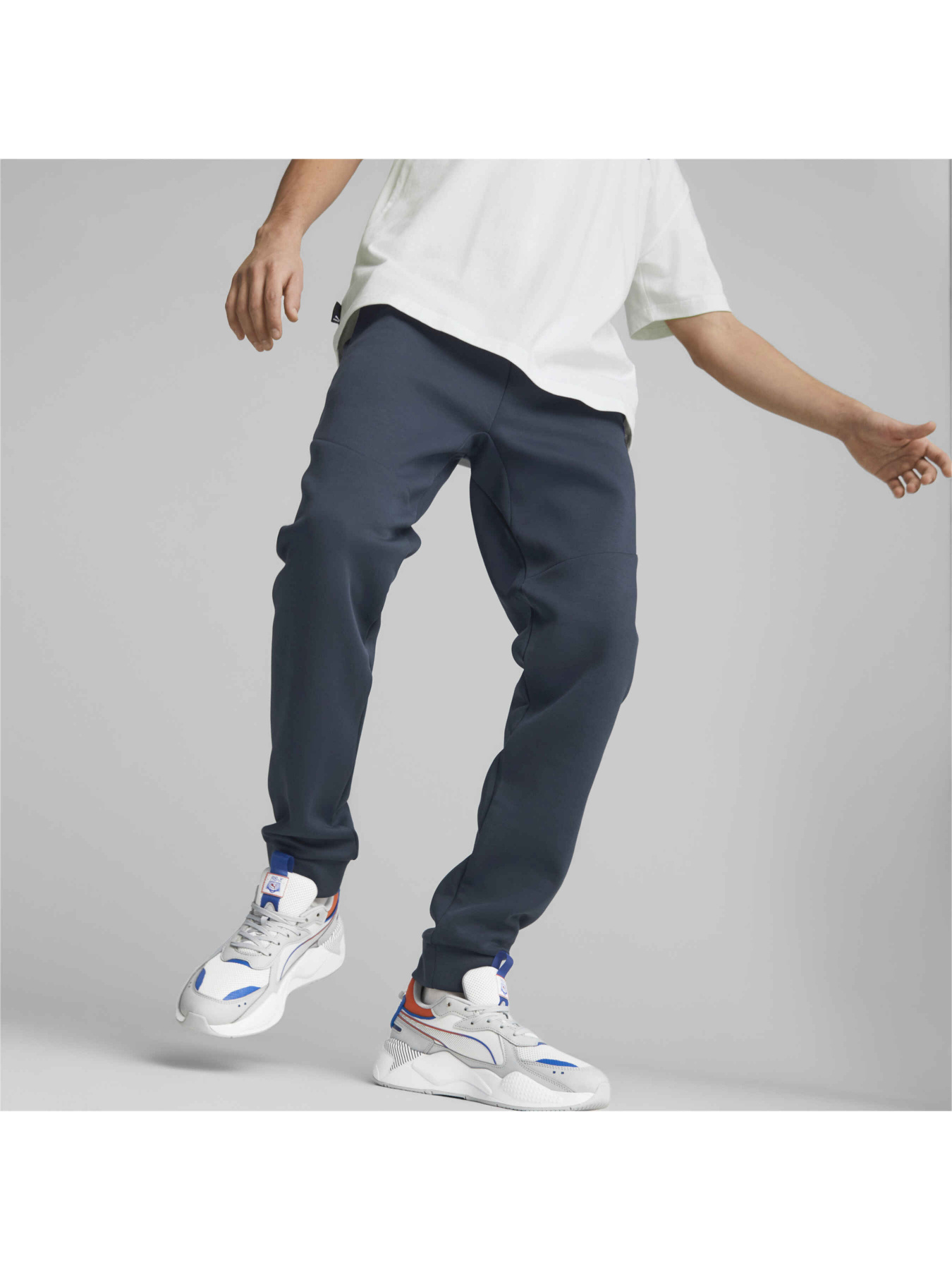 Штаны спортивные PUMA Tech Track Pants Dk модель 538286 Фото